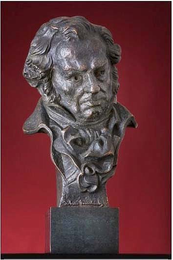 La estatuilla de los Premios Goya, reproducción del busto realizado por Mariano Benlliure en 1902.