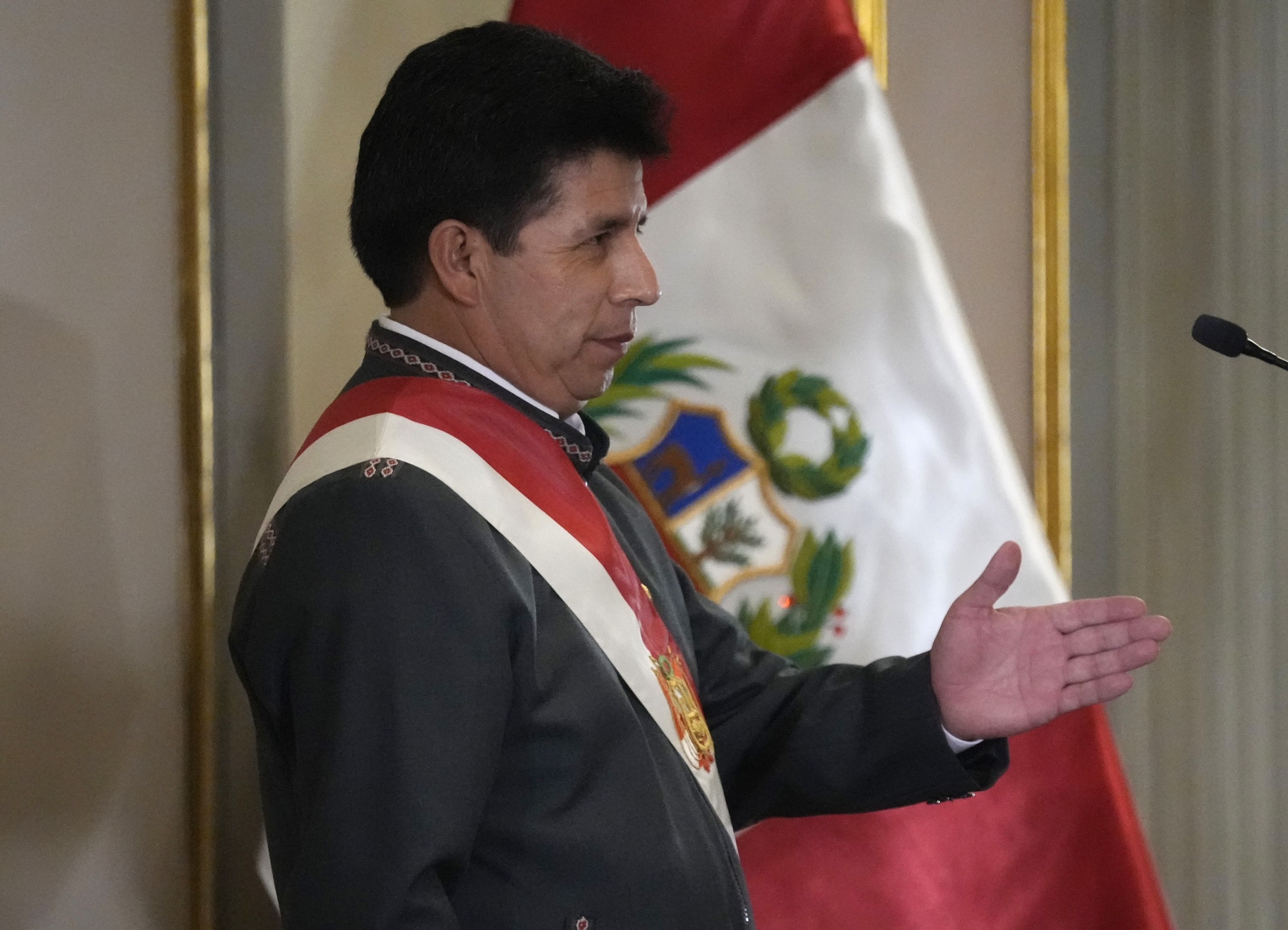 El presidente peruano, Pedro Castillo, este martes, por primera vez sin su típico sombrero.