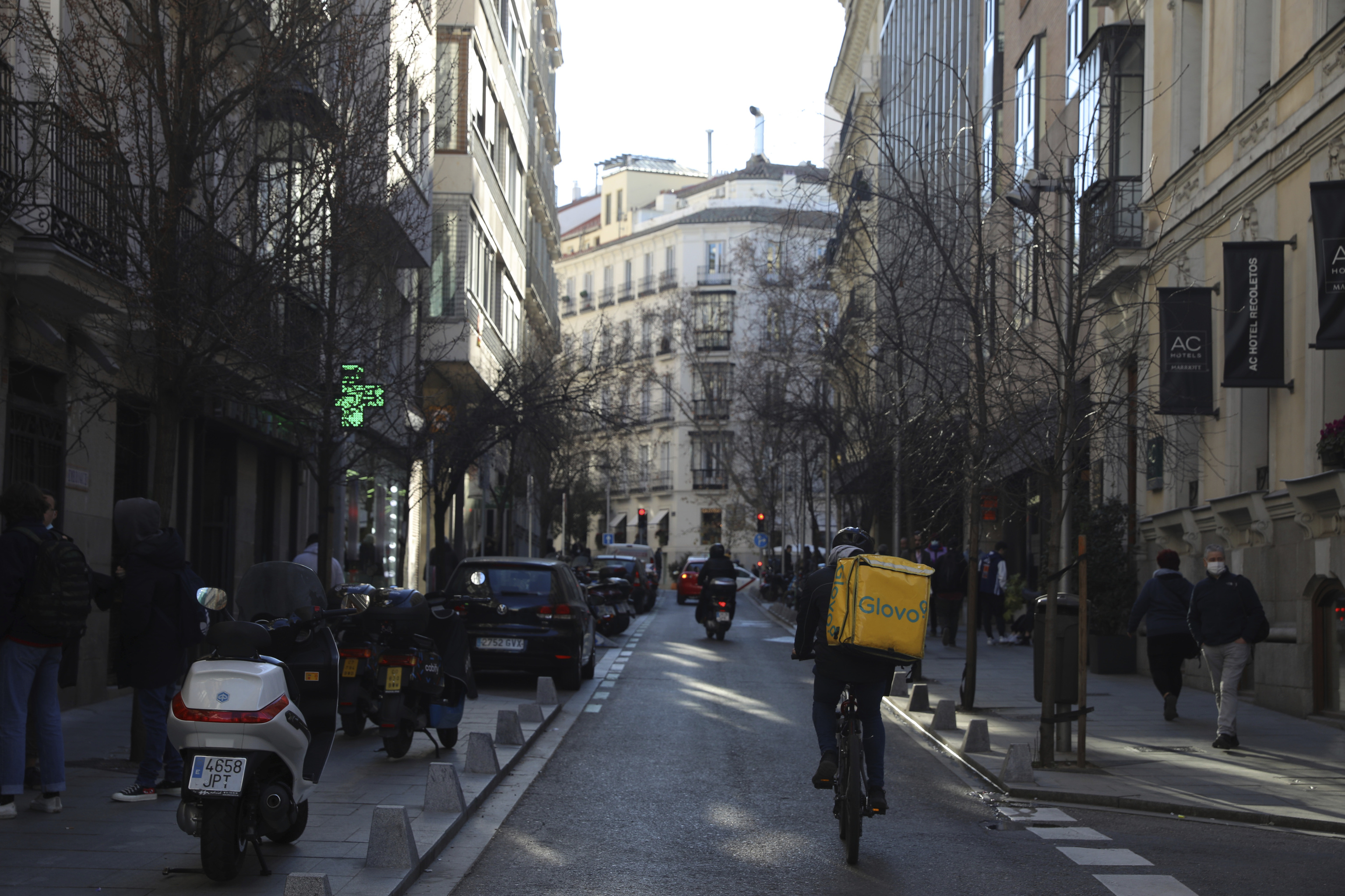 Aspecto de la antigua calle Recoletos, cuando todava podan pasar los vehculos, el pasado 8 de febrero.