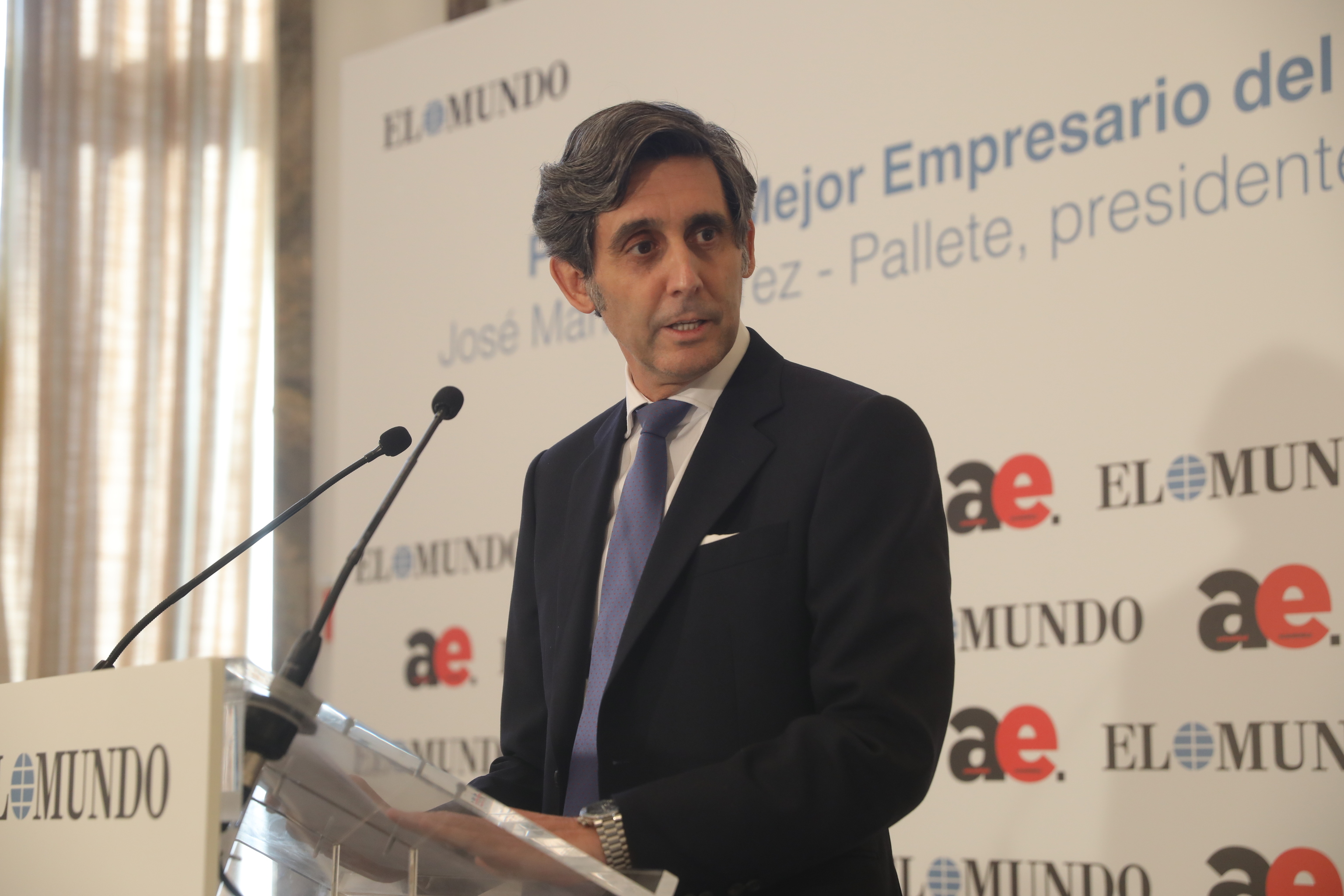Jos Mara lvarez Pallete, presidente de Telefonica, recibe el premio Empresario del Ao de Actualidad Economica.