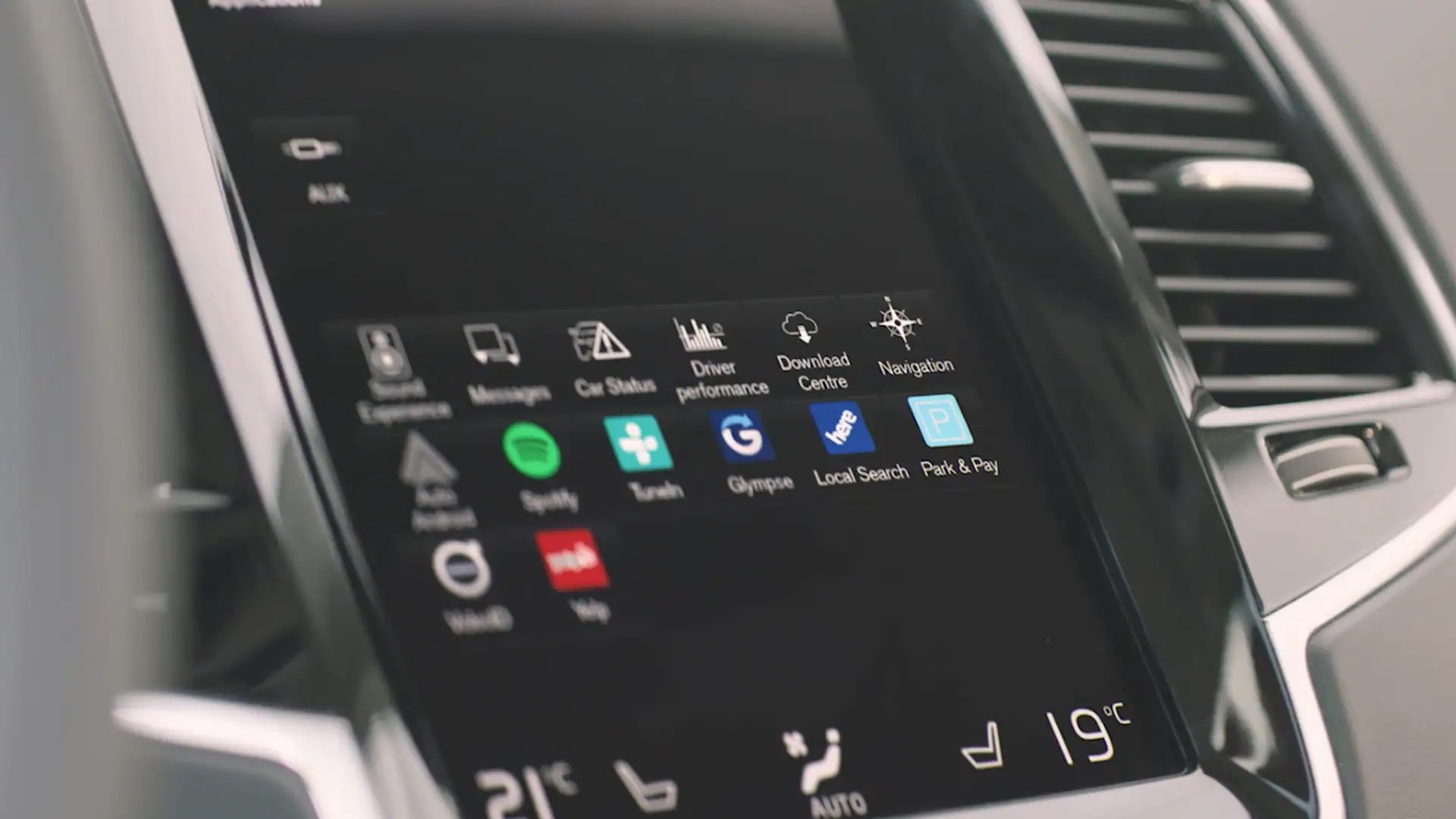 'Display' central de un vehculo Volvo, marca que lleva integrado Android Auto en sus coches.