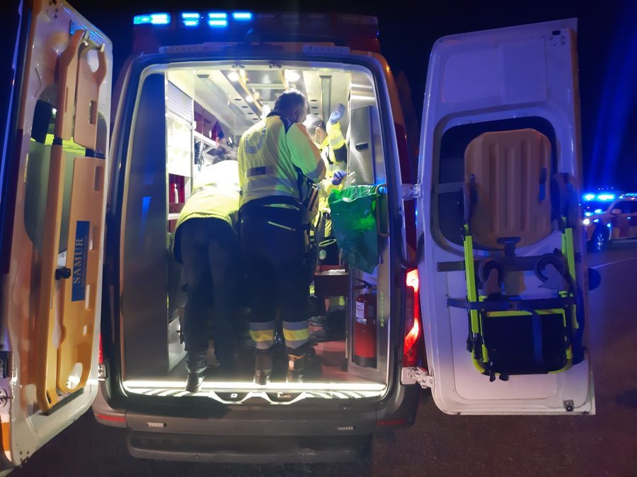 Una ambulancia del Samur durante una intervencin en Madrid en una imagen de archivo.