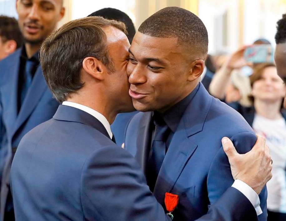 Macron y Mbapp, en 2019, durante la entrega de la Legin de Honor.