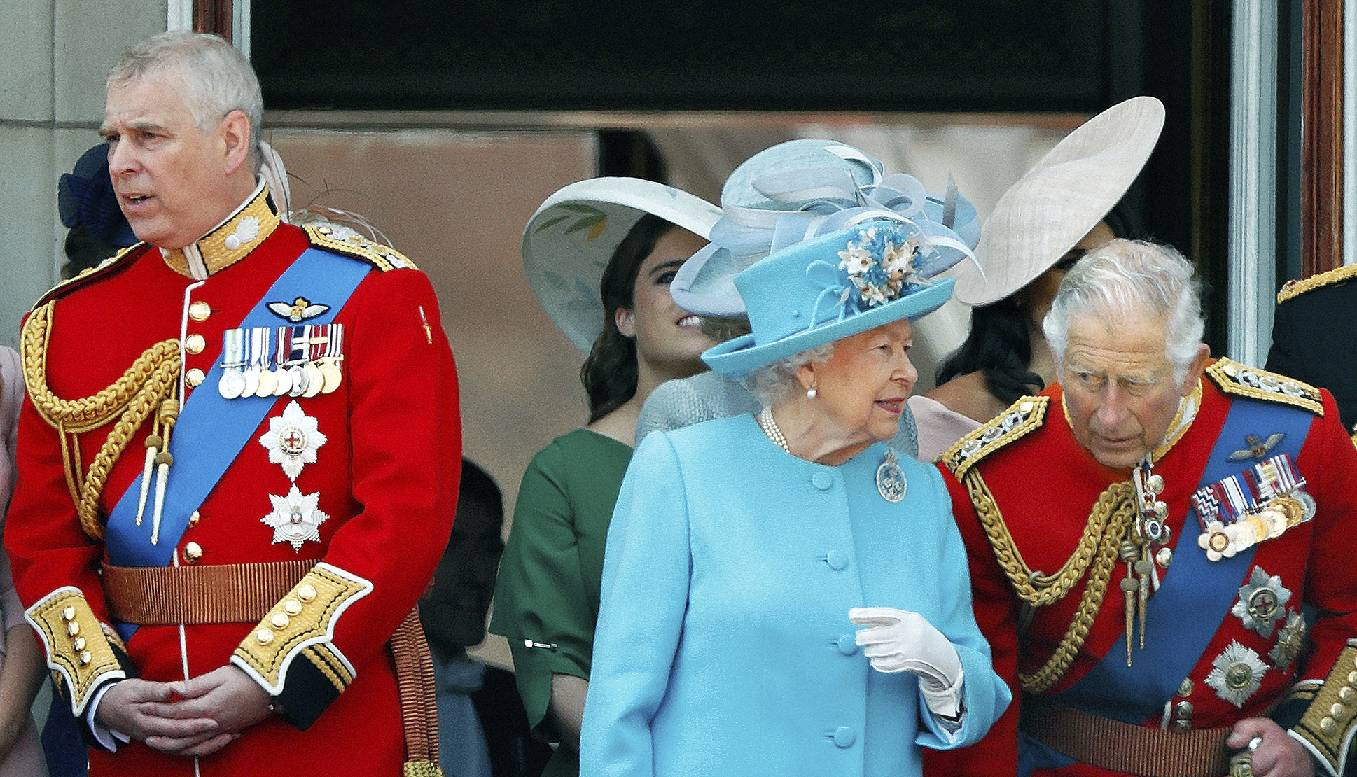 LEl prncipe Andrs, la reina Isabel II y el prncipe Carlosdurante el Trooping The Colour de 2018.