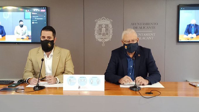 Los dos concejales de Vox en Alicante, Mario Ortol y Pepe Bonet.