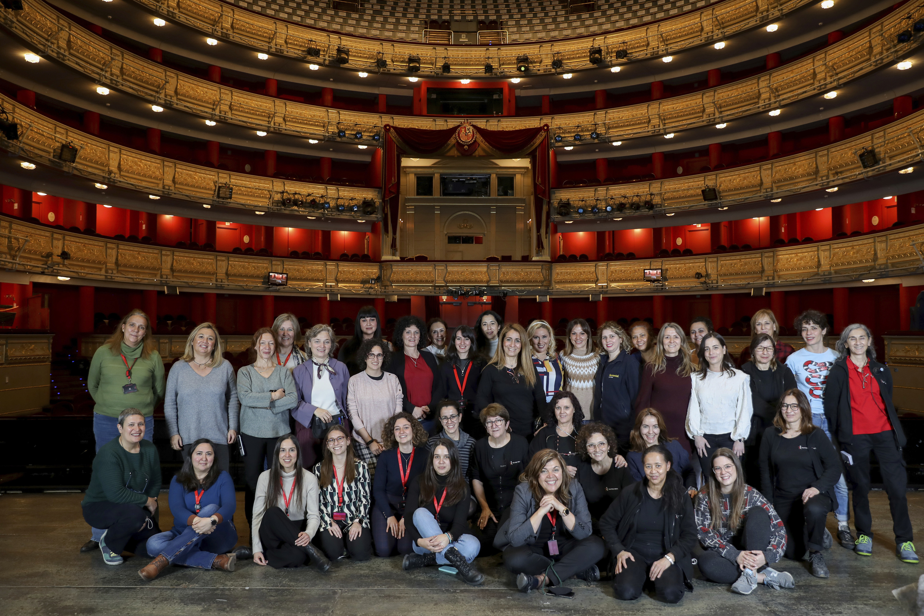 Una tercera parte del personal femenino fijo del Teatro Real de Madrid.