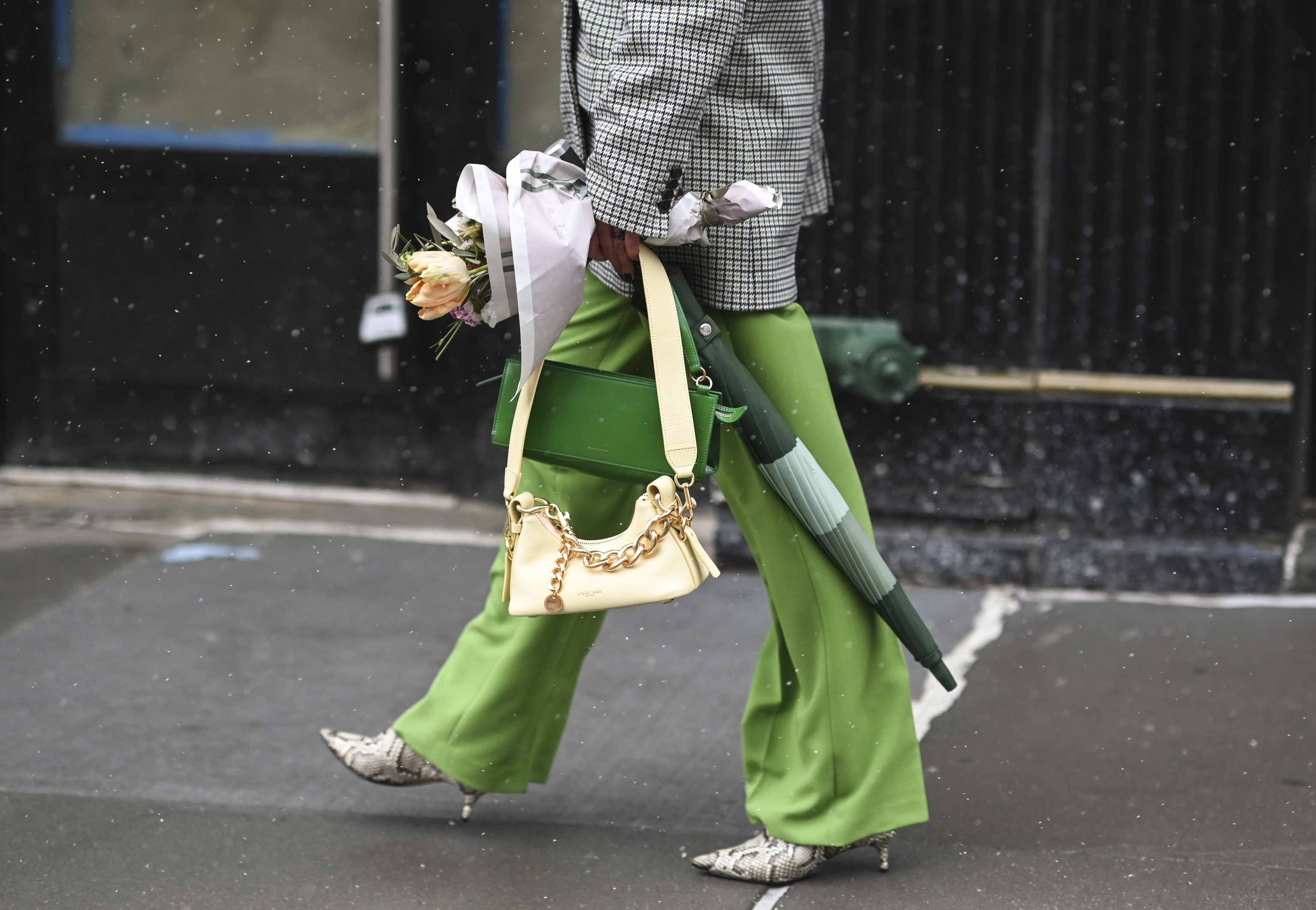 Zara Pantal\u00f3n anchos caqui estilo extravagante Moda Pantalones Pantalones anchos 