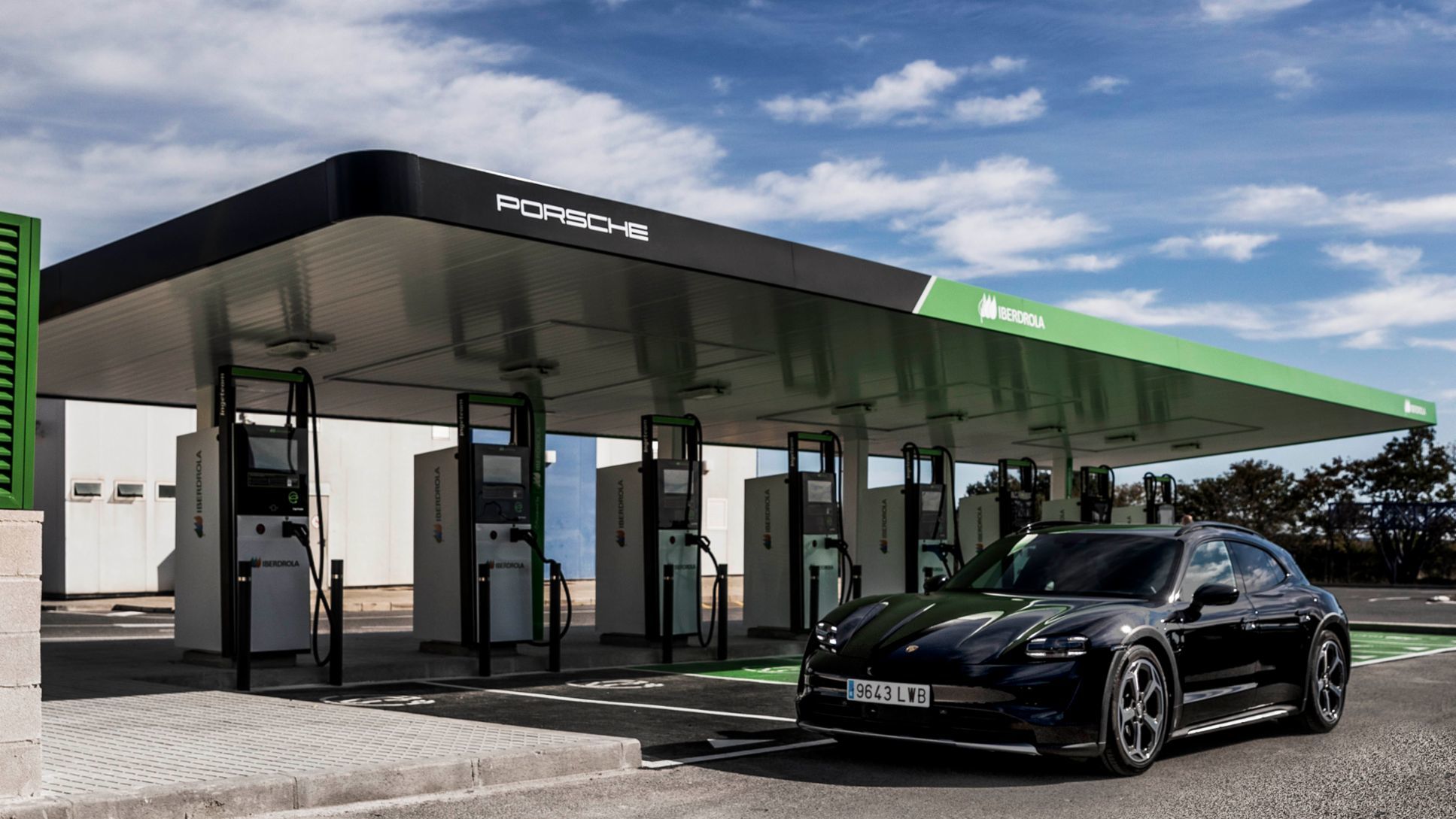 La semana pasada, Iberdrola y Porsche inauguraron en Elche la electrolinera ms grande del sur de Europa.