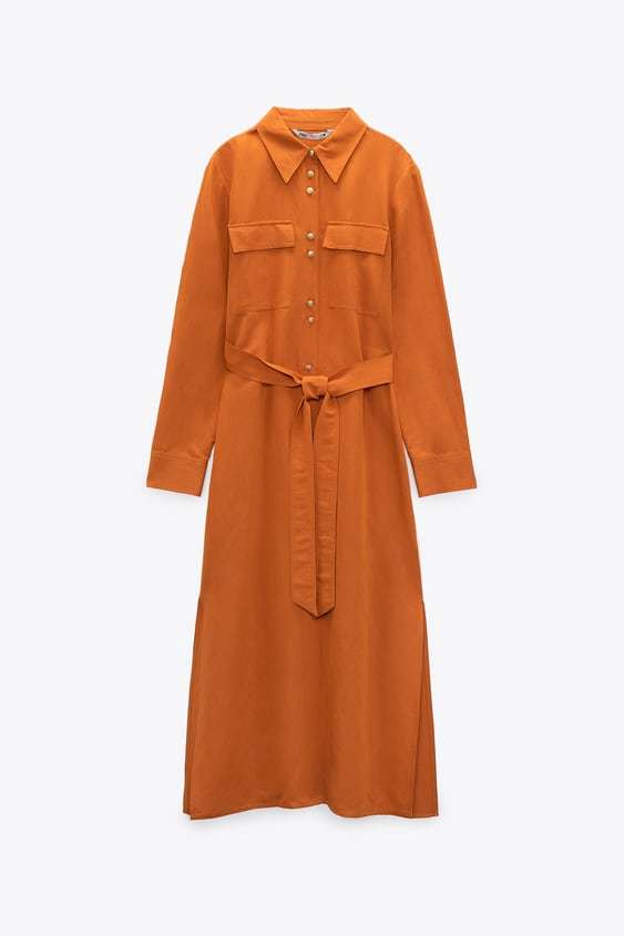 Vestido camisero naranja (49,95 euros)