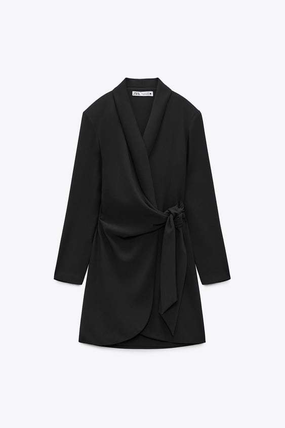 Vestido pareo negro de Zara (39,95 euros)