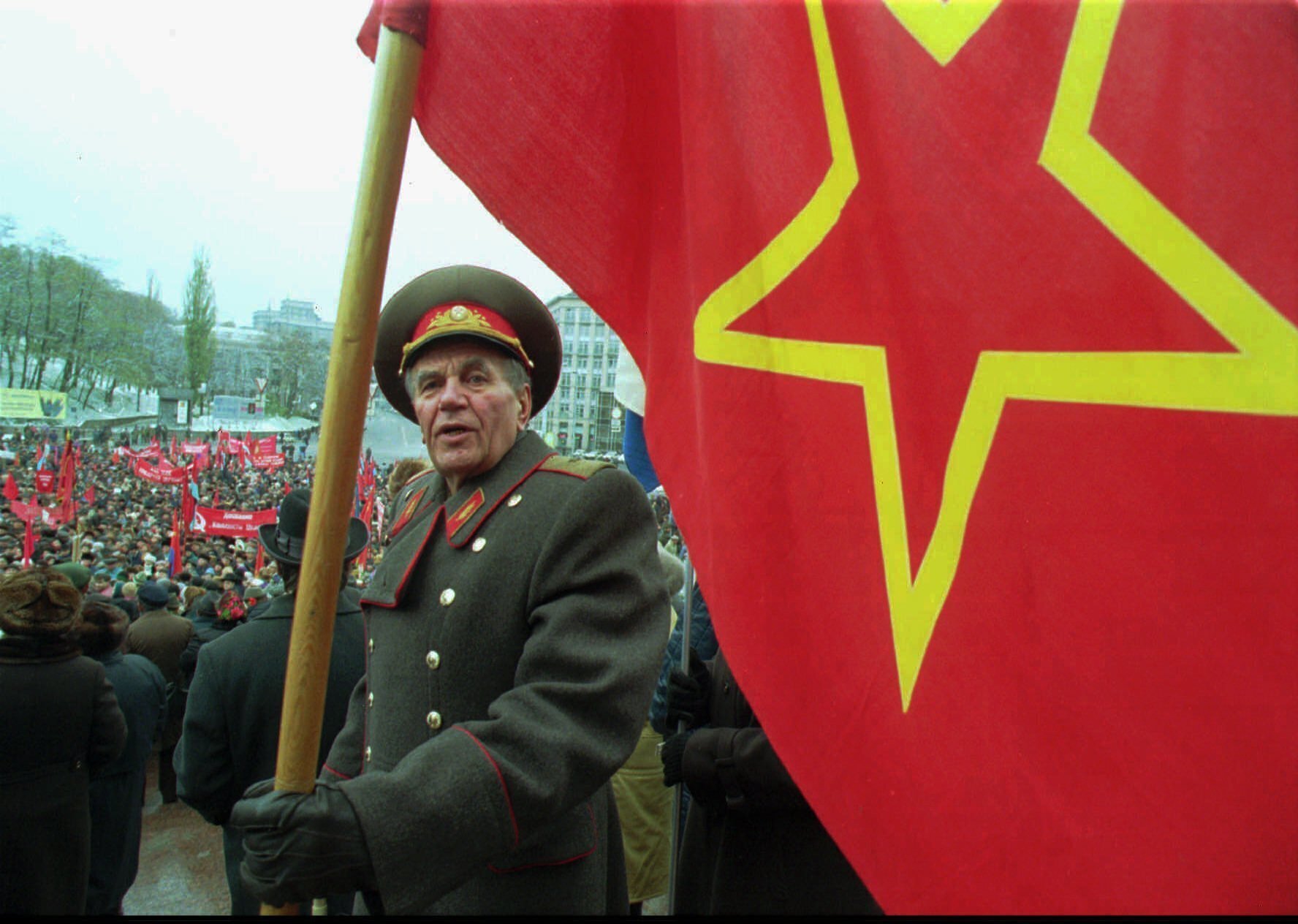Un veterano del Ejrcito Rojo, en una manifestacin procomunista en Mosc.