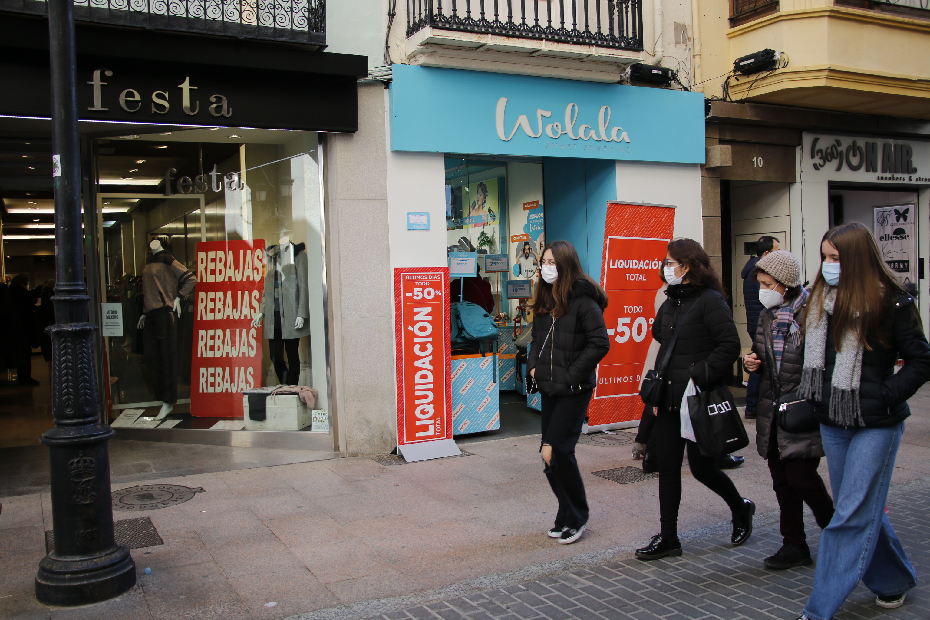 Comercios en el centro histórico de Castellón.