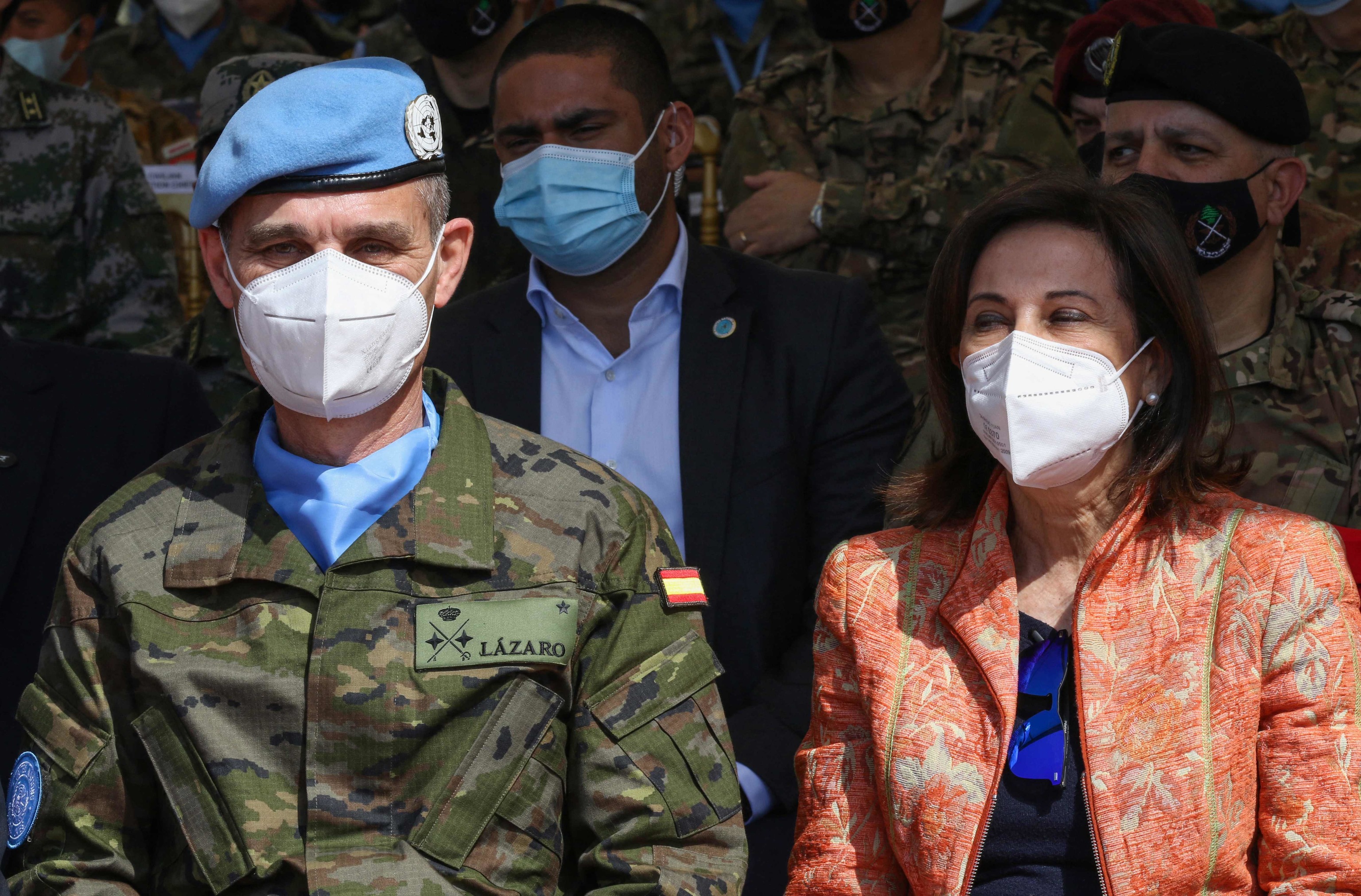 Margarita Robles, con el general Aroldo Lázaro Sáenz en el Líbano.