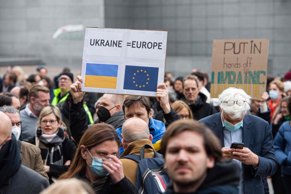 IU, Bildu y Anticapitalistas no apoyan la resolución para "conceder a Ucrania el estatus de candidato a la UE" en el Parlamento Europeo