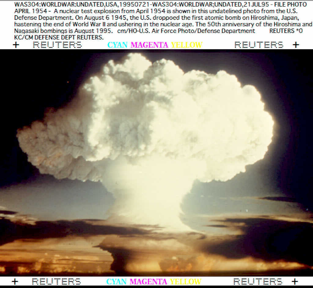 La nube en forma de hongo formada tras la explosin de una bomba nuclear en un campo de pruebas.