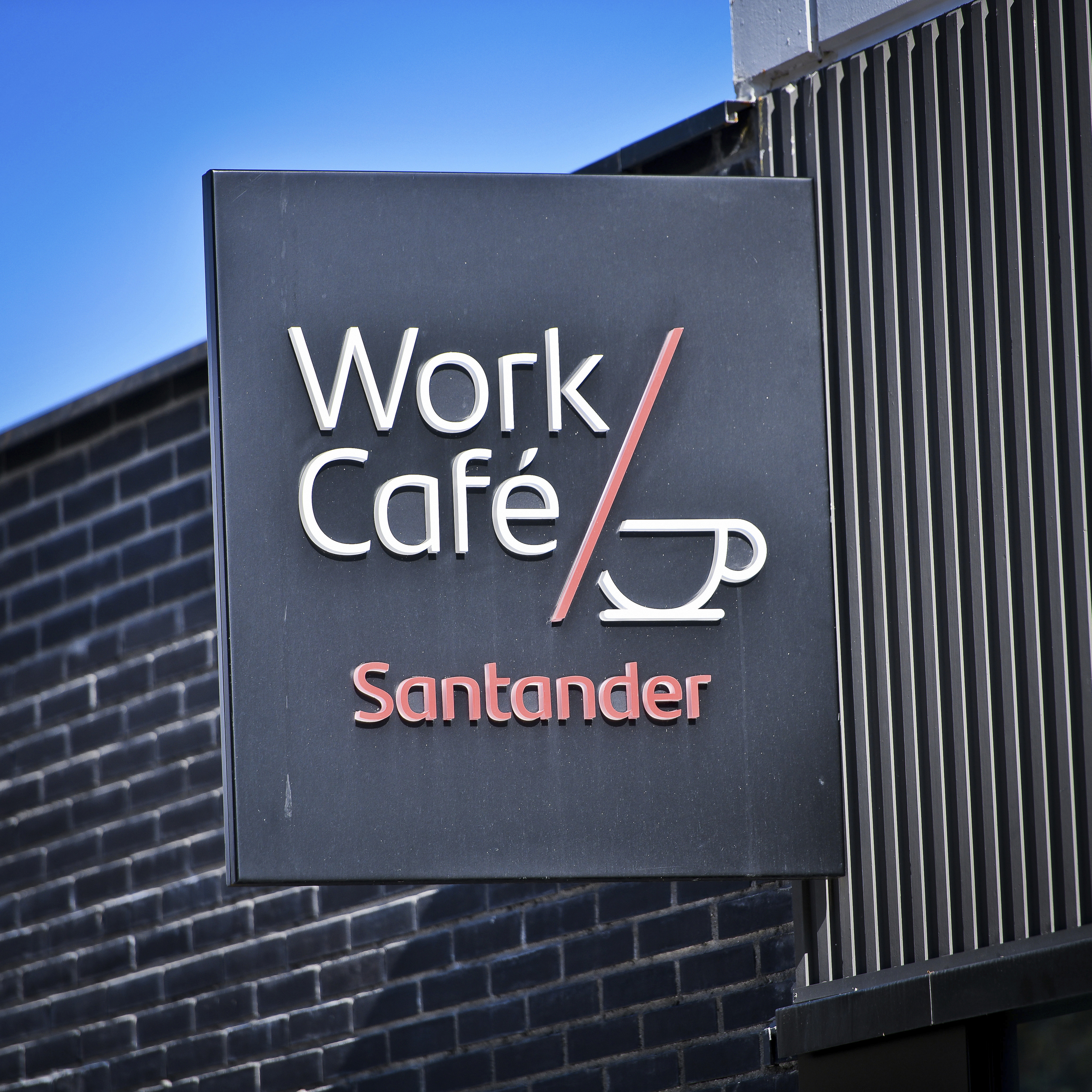 Oficinas bancarias del Banco Santander con Work Café.