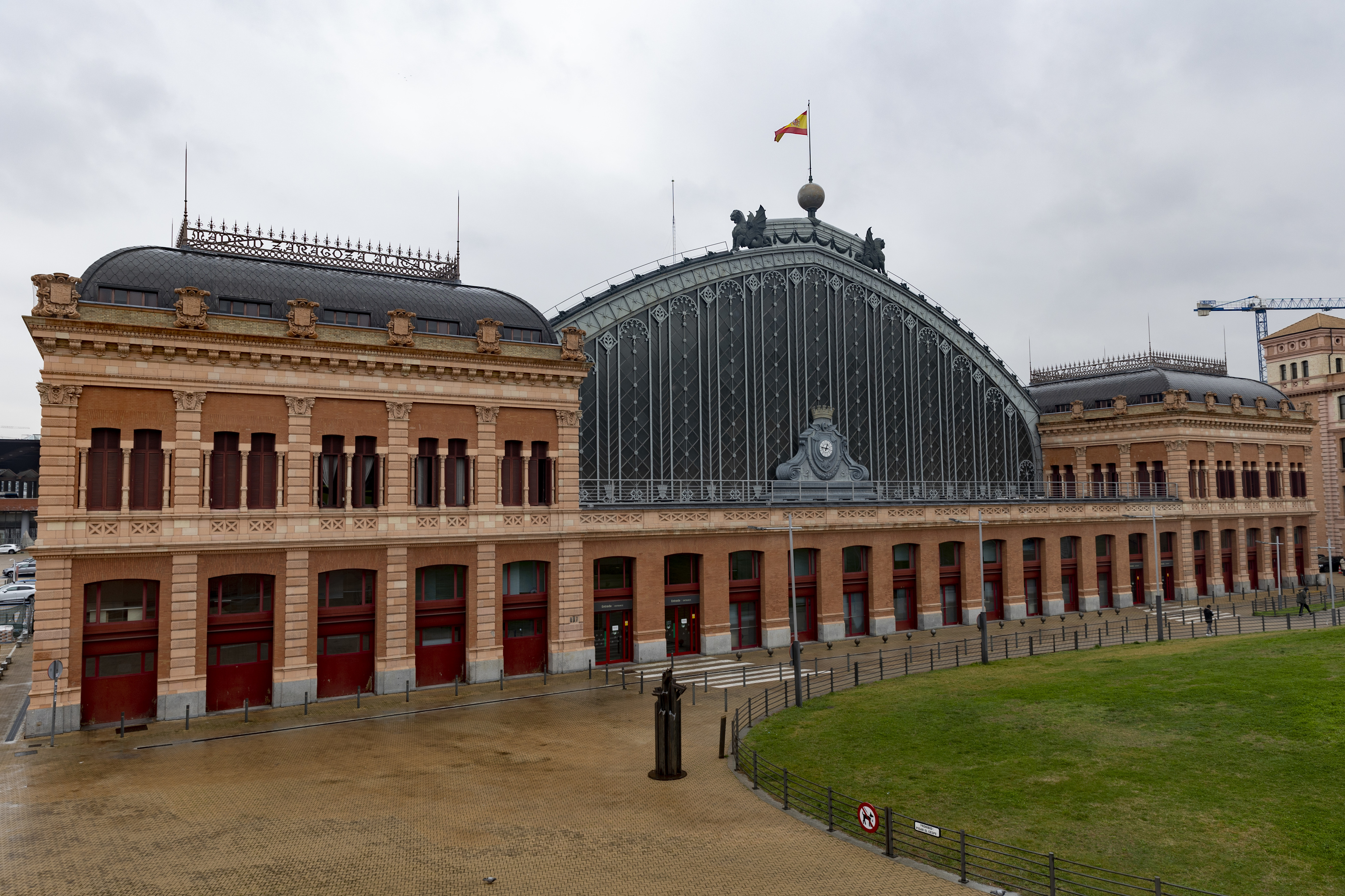 Fachada principal de la estacin de Atocha en Madrid.