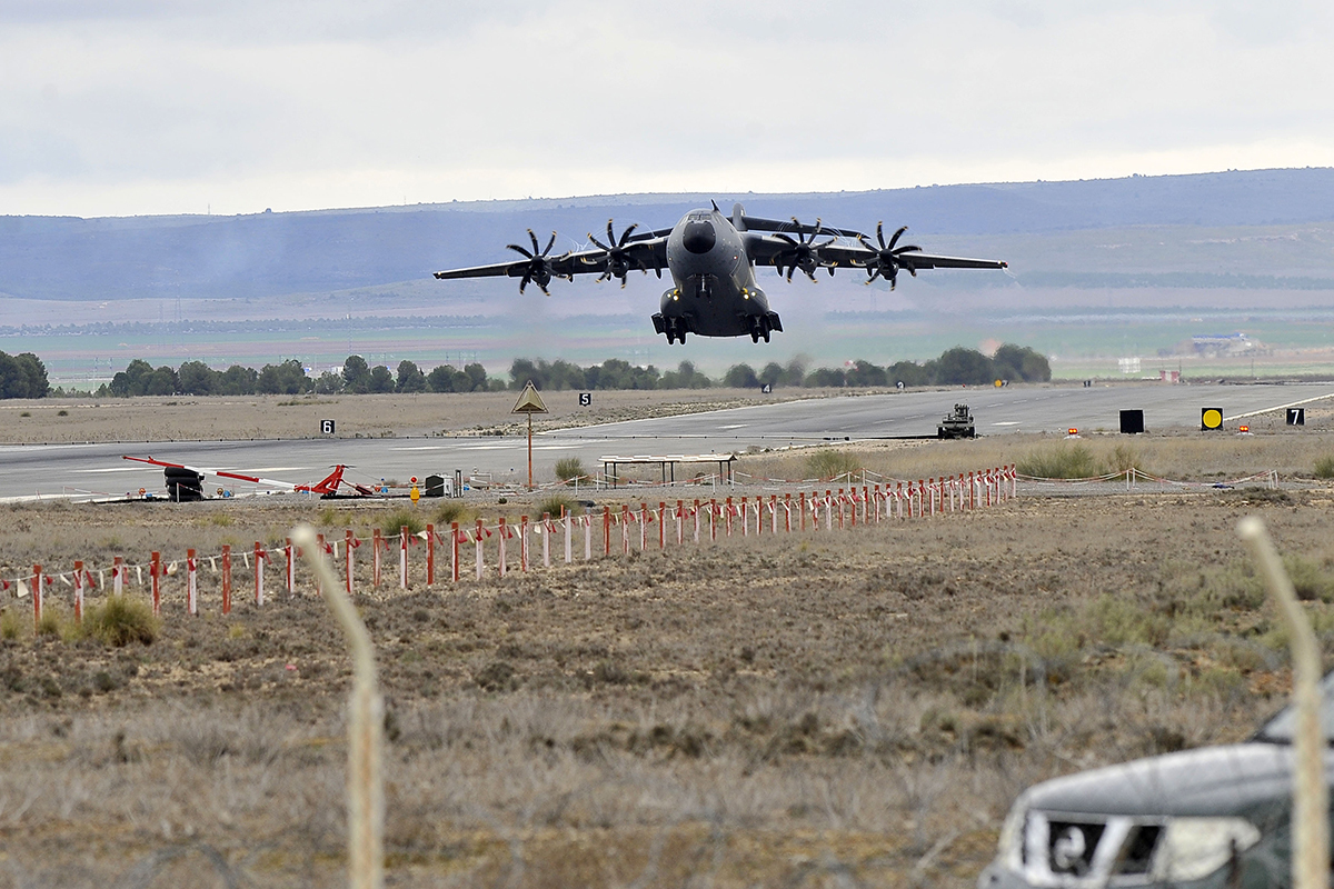 Un A-400M despega de Albacete, este viernes, con destino a Ucrania.