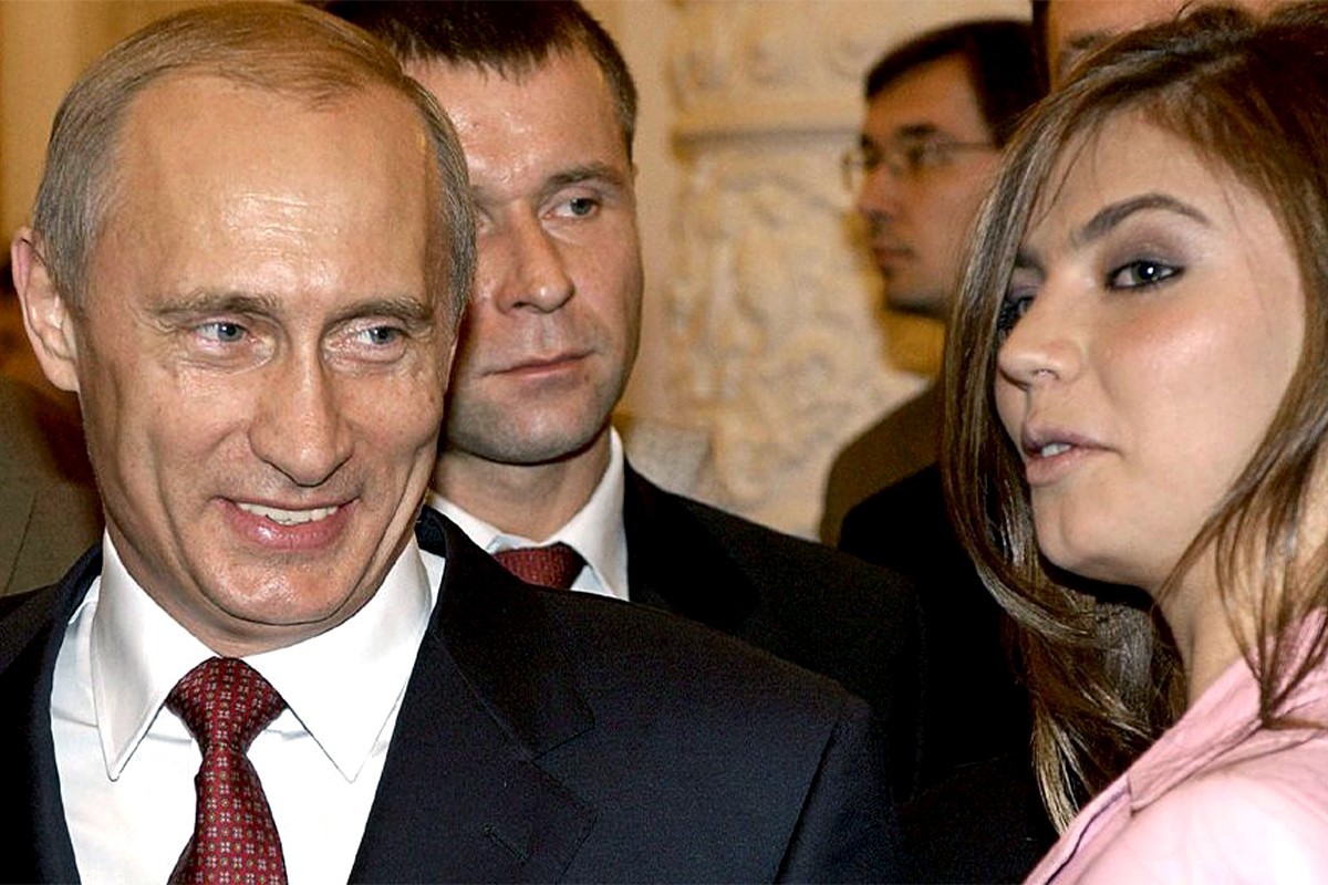 Vladimir Putin junto a su pareja Alina Kavaeba.