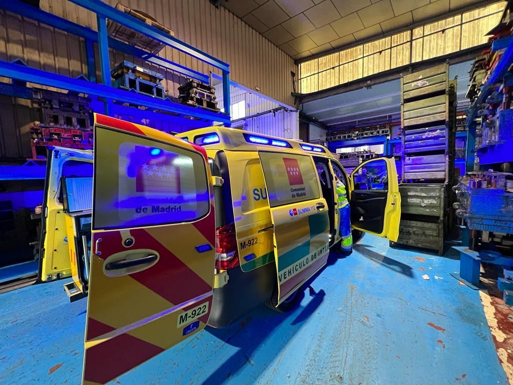 Una ambulancia del Summa en el lugar del suceso.