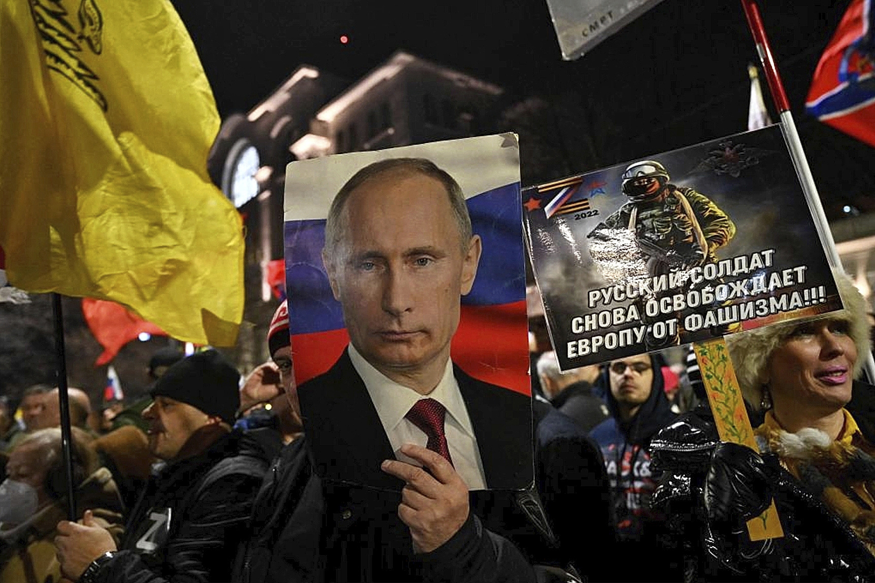 Manifestación en Serbia a favor de Putin.