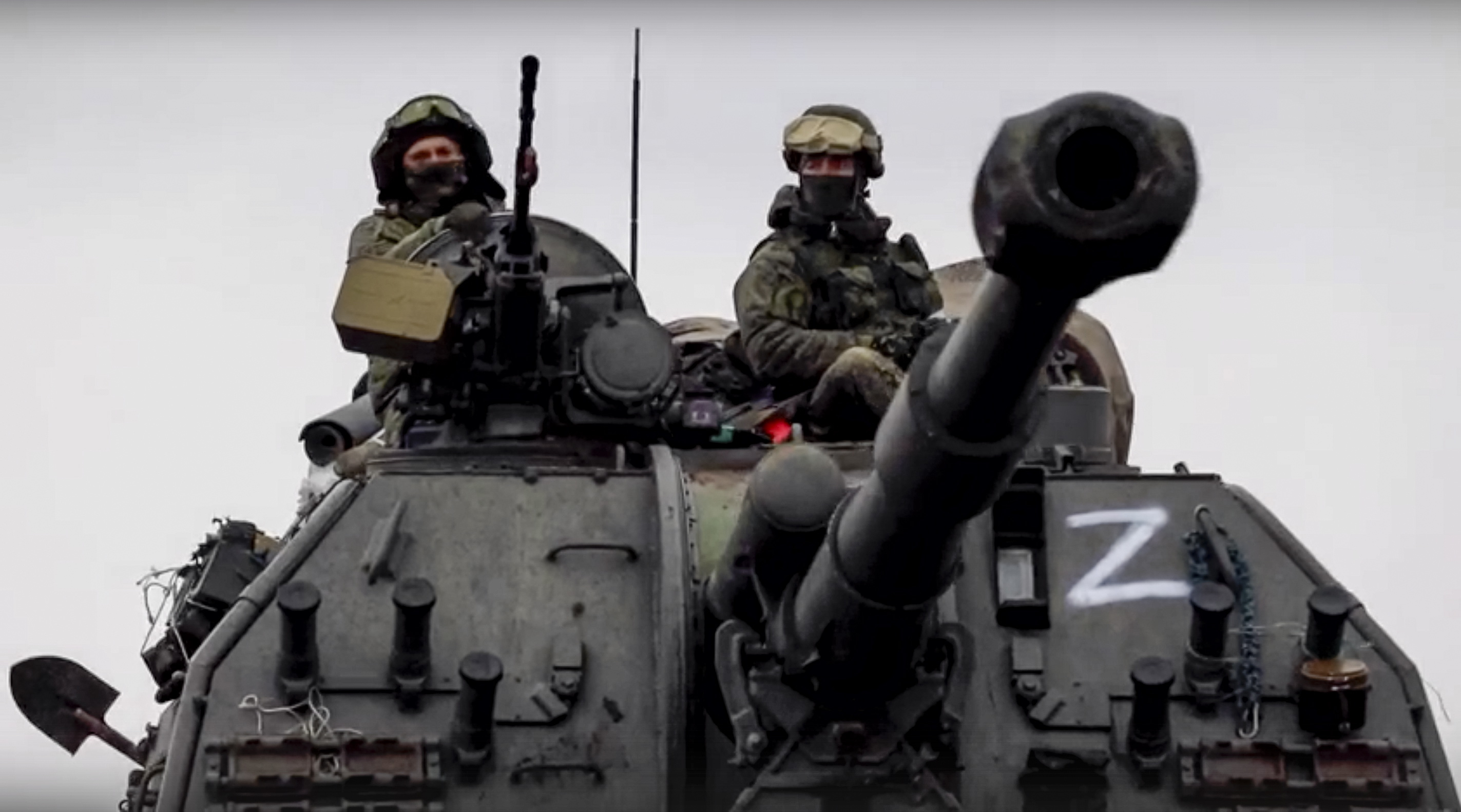 Un tanque ruso con la "Z" pintada, en Kiev.