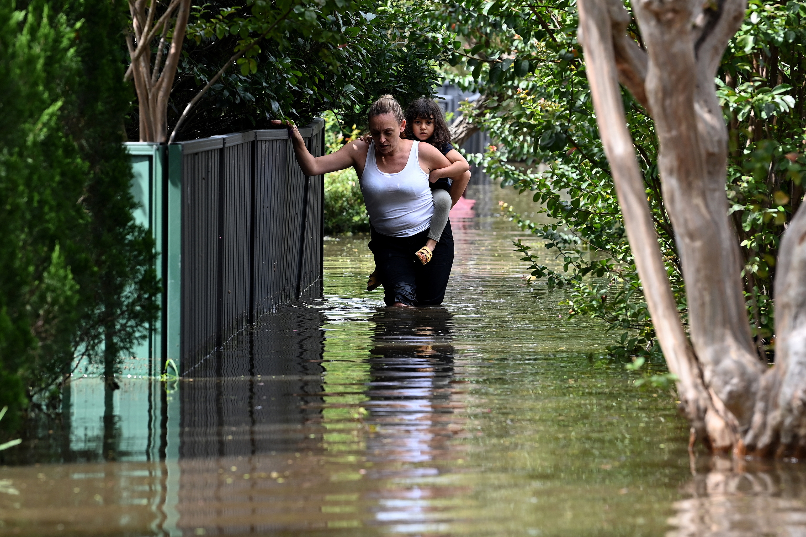 Inundación en Windsor, al noroeste de Sydney, Australia, 09 de marzo de 2022. Los meteorólogos advierten de que las comunidades que viven a lo largo de 1.000 kilómetros de la costa de Nueva Gales del Sur están a punto de ser empapadas, con posibles nuevas inundaciones y desprendimientos de tierra.