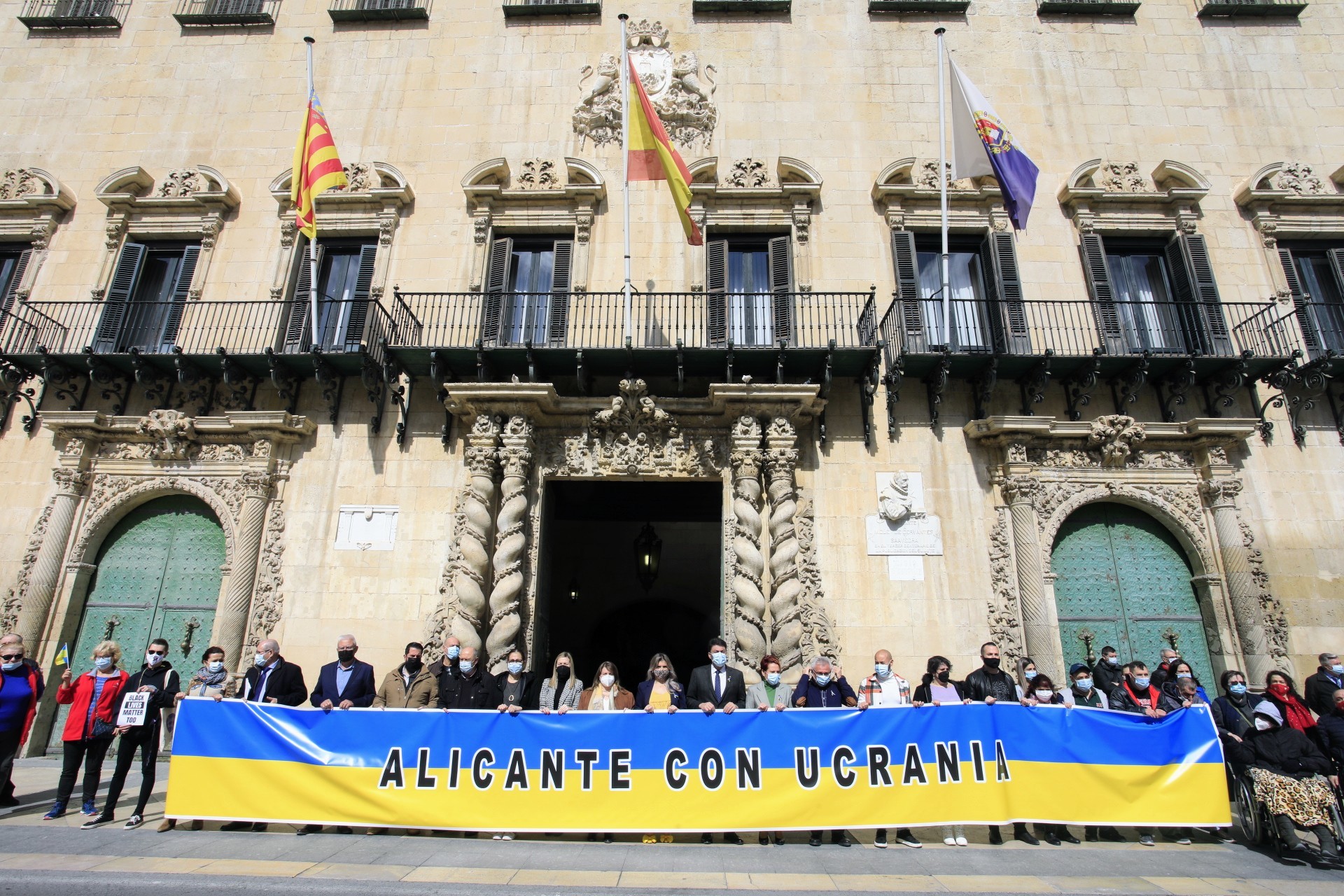 Concentracin a las puertas del Ayuntamiento de Alicante.