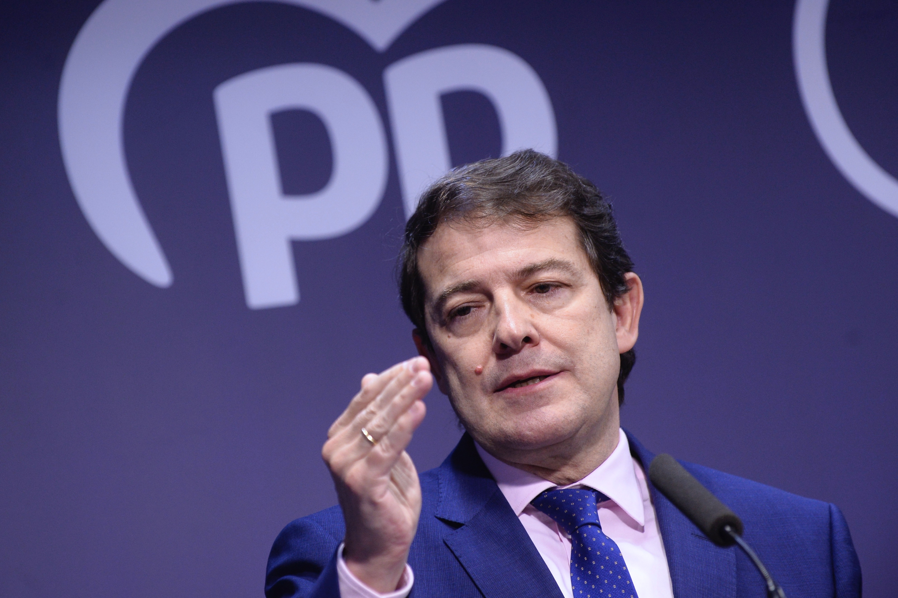 El presidente del PP de Castilla y Len, Alfonso Fernndez Maueco, tras anunciar su pacto con Vox.