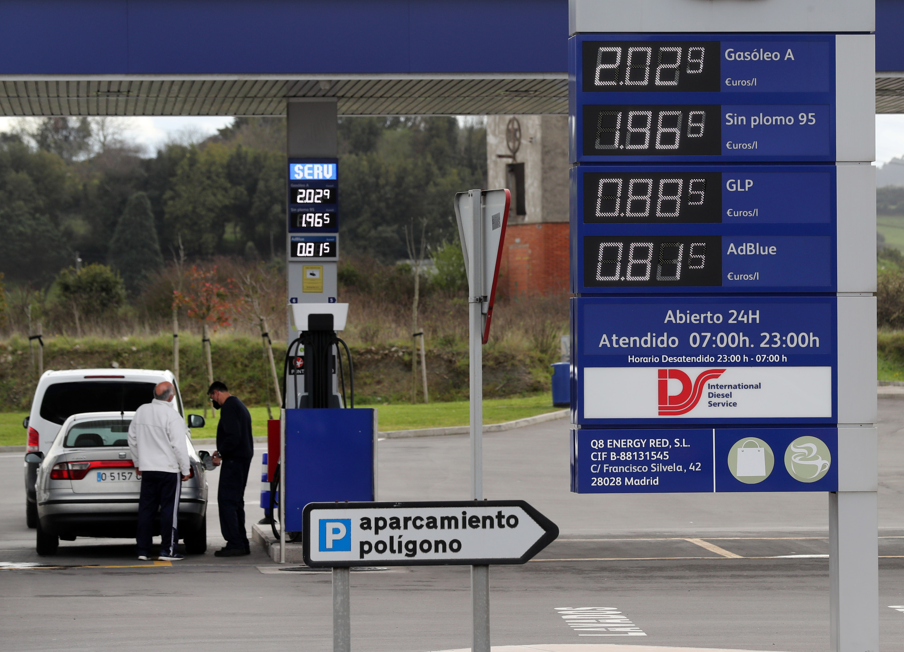 Una gasolinera en Gijn, con el precio del gasleo, el combustible de automocin ms consumido en Espaa, por encima de los dos euros el litro.