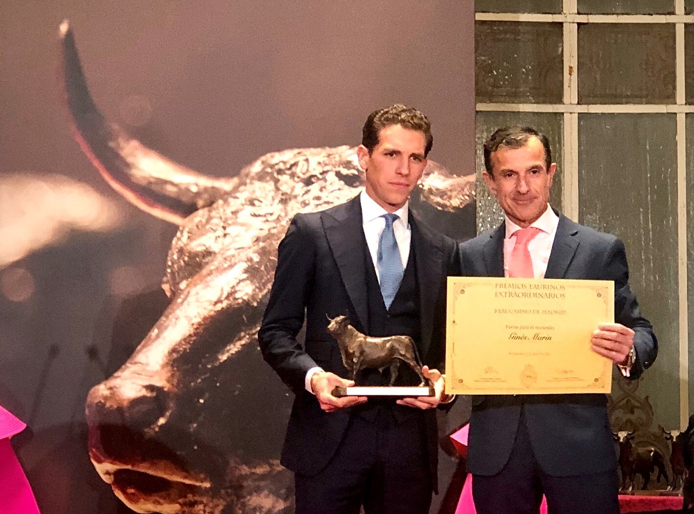 Gins Marn recoge el premio del Real Casino de Madrid.