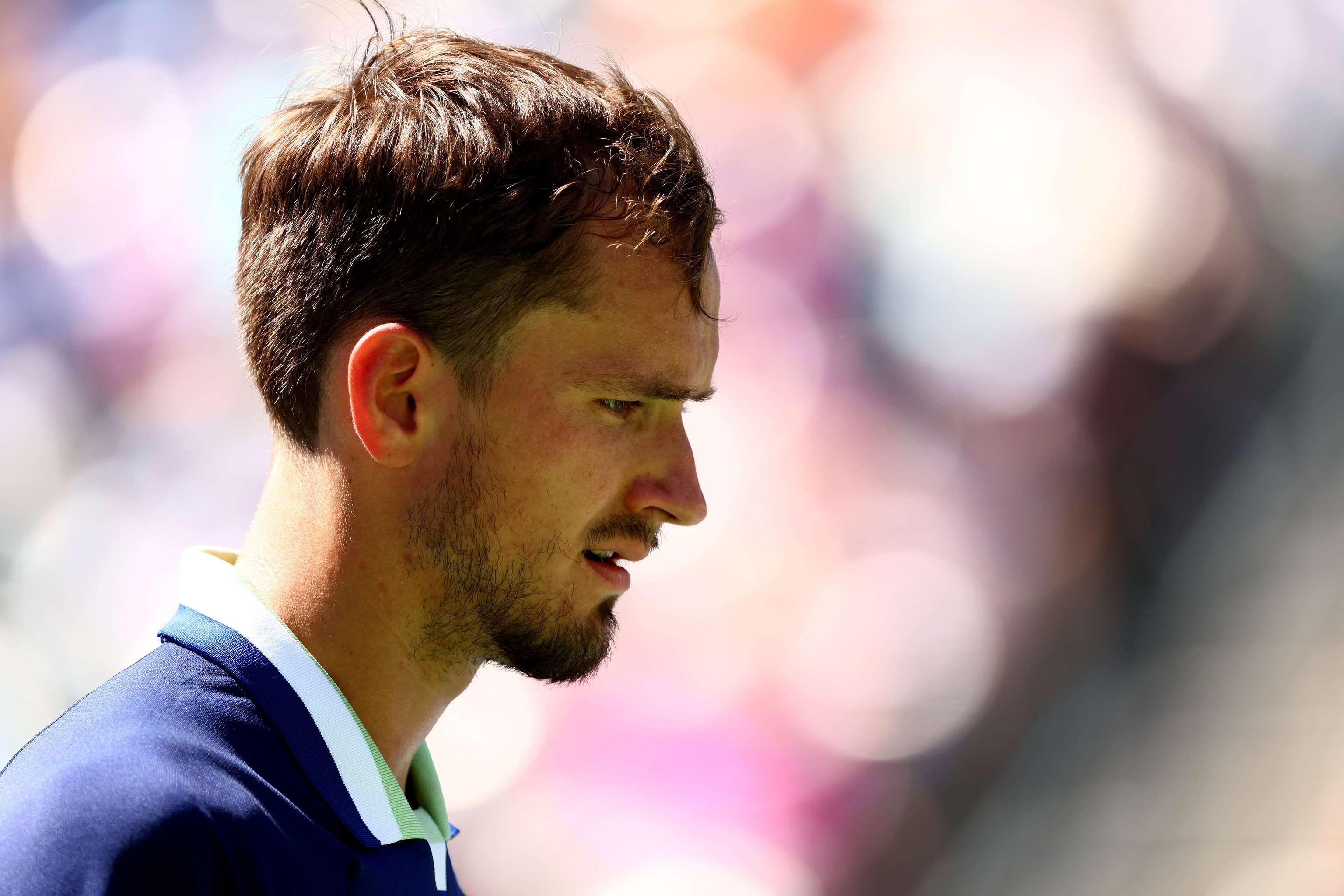 INDIAN WELLS, CALIFORNIA - MARCH 14: Daniil  lt;HIT gt;Medvedev lt;/HIT gt; of Russia shows his dejectio against Gael Monfils of France in their third round match on Day 8 of the BNP Paribas Open at the Indian Wells Tennis Garden on March 14, 2022 in Indian Wells, California. Clive Brunskill/Getty Images/AFP == FOR NEWSPAPERS, INTERNET, TELCOS    TELEVISION USE ONLY ==