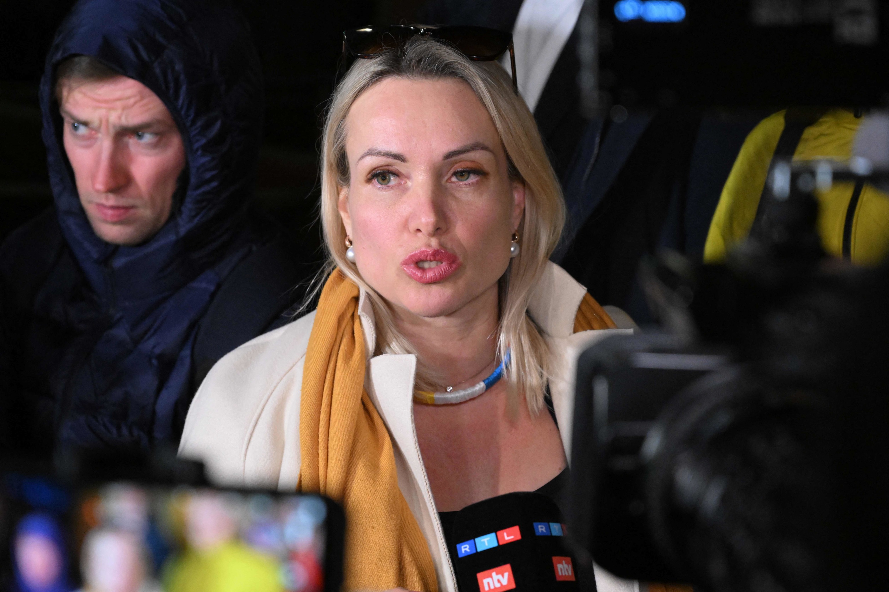 La heroína de la televisión estatal rusa, en libertad: «Ha sido uno de los días más difíciles de mi vida»