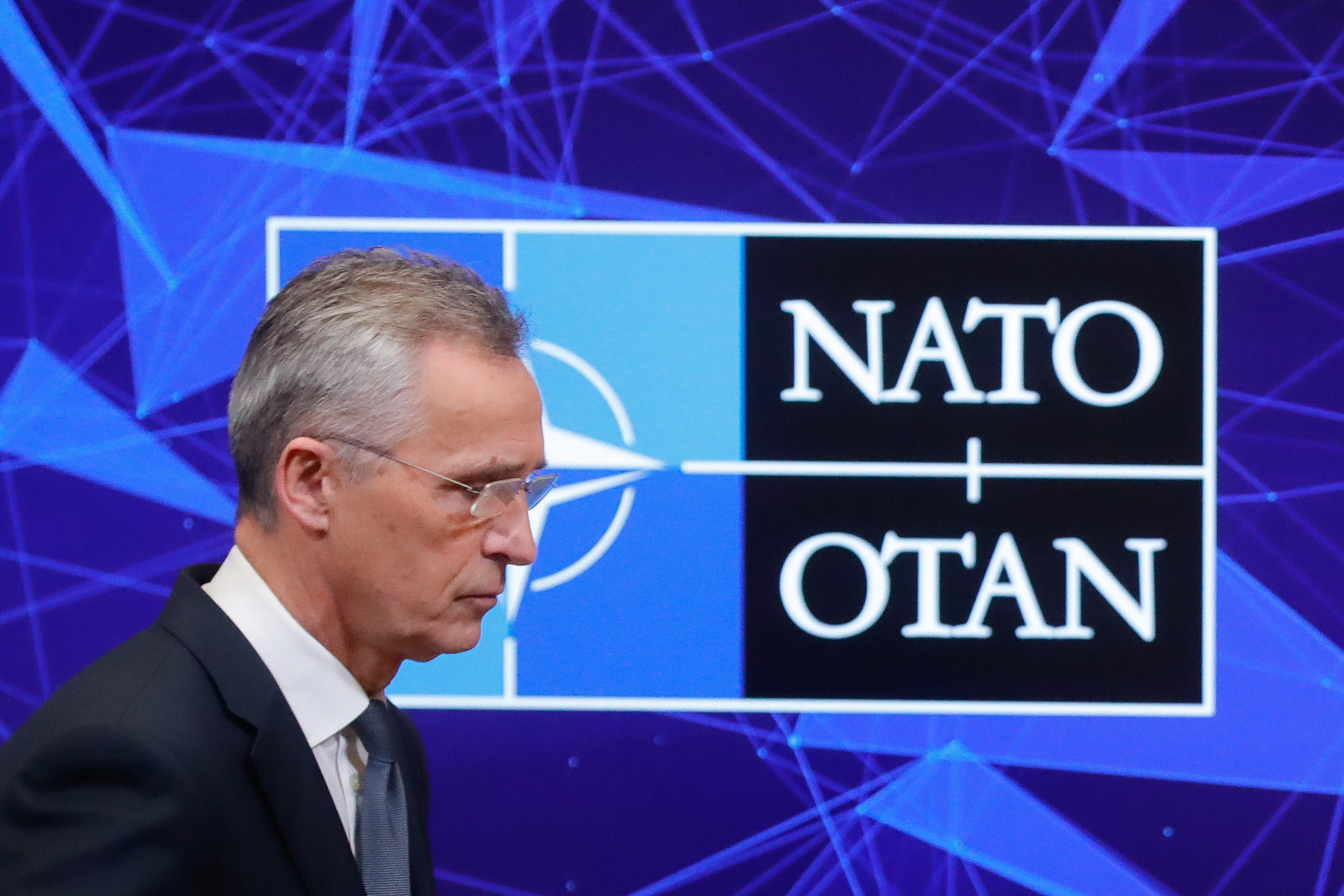 La OTAN cree que hay que redoblar el apoyo a Ucrania para que tenga una posición de fuerza en las negociaciones con Vladimir Putin