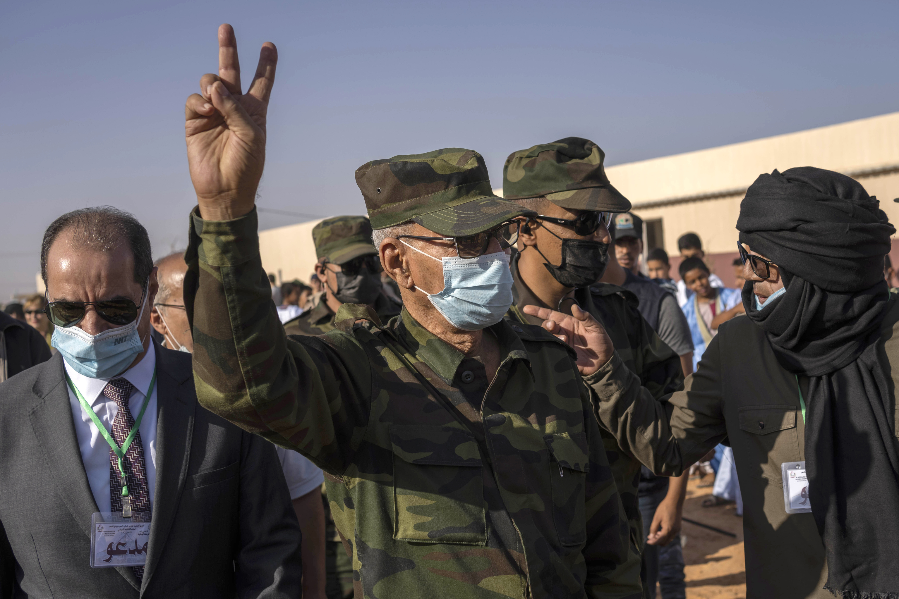 Brahim Ghali, líder del Frente Polisario, durante una visita al campamento saharaui en Dajla (Argelia).