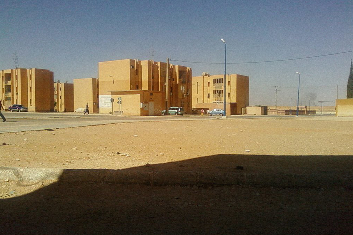 Hassi R'Mel tiene 23.000 habitantes. En la imagen de apertura del reportaje, la planta de la que parte el gasoducto del Magreb.