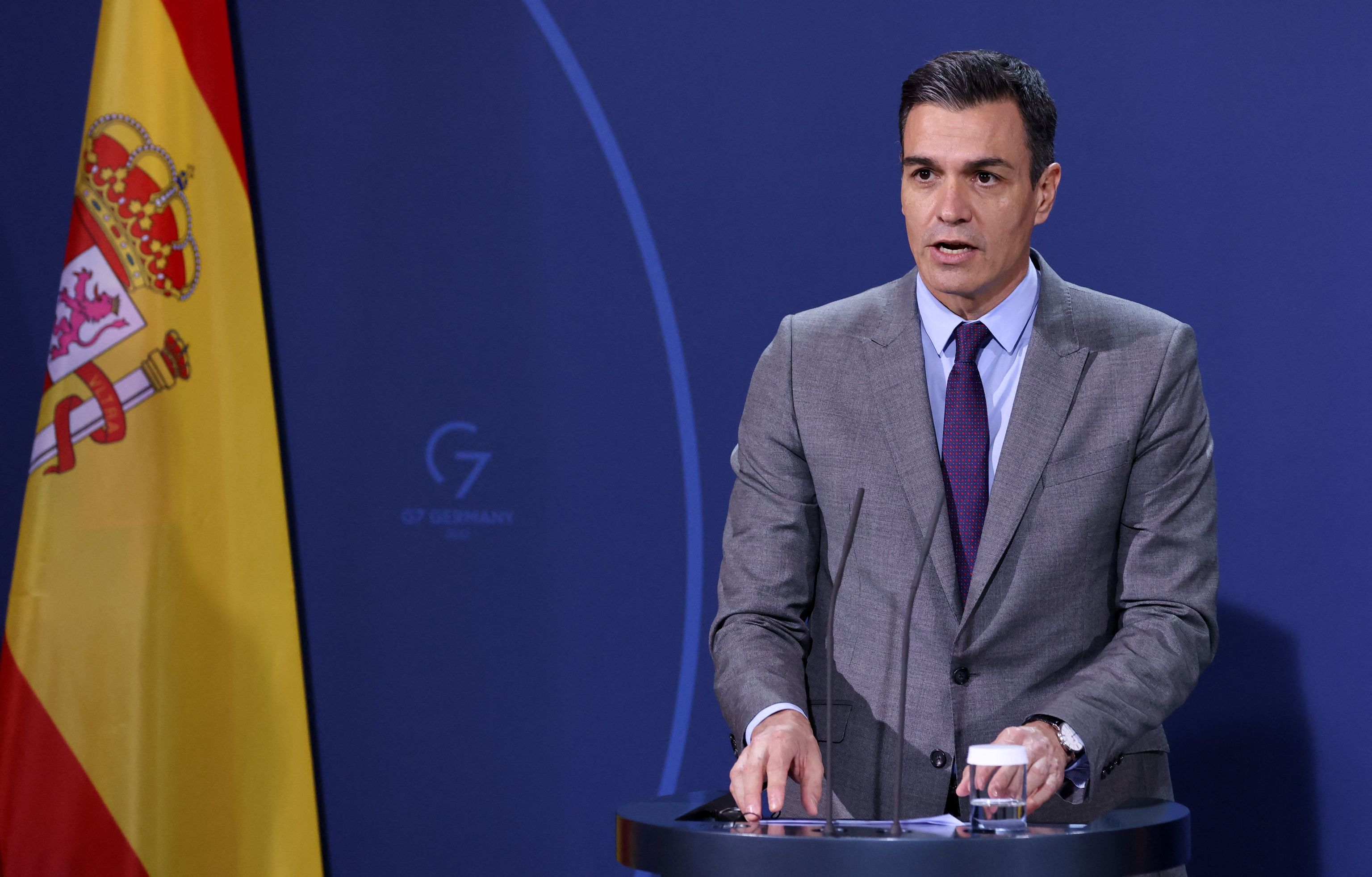 Spanish Prime Minister  lt;HIT gt;Pedro lt;/HIT gt;  lt;HIT gt;Sanchez lt;/HIT gt; speaks to journalists with the German Chancellor prior to their meeting at the Chancellery in Berlin on March 18, 2022. (Photo by Filip SINGER / POOL / AFP)