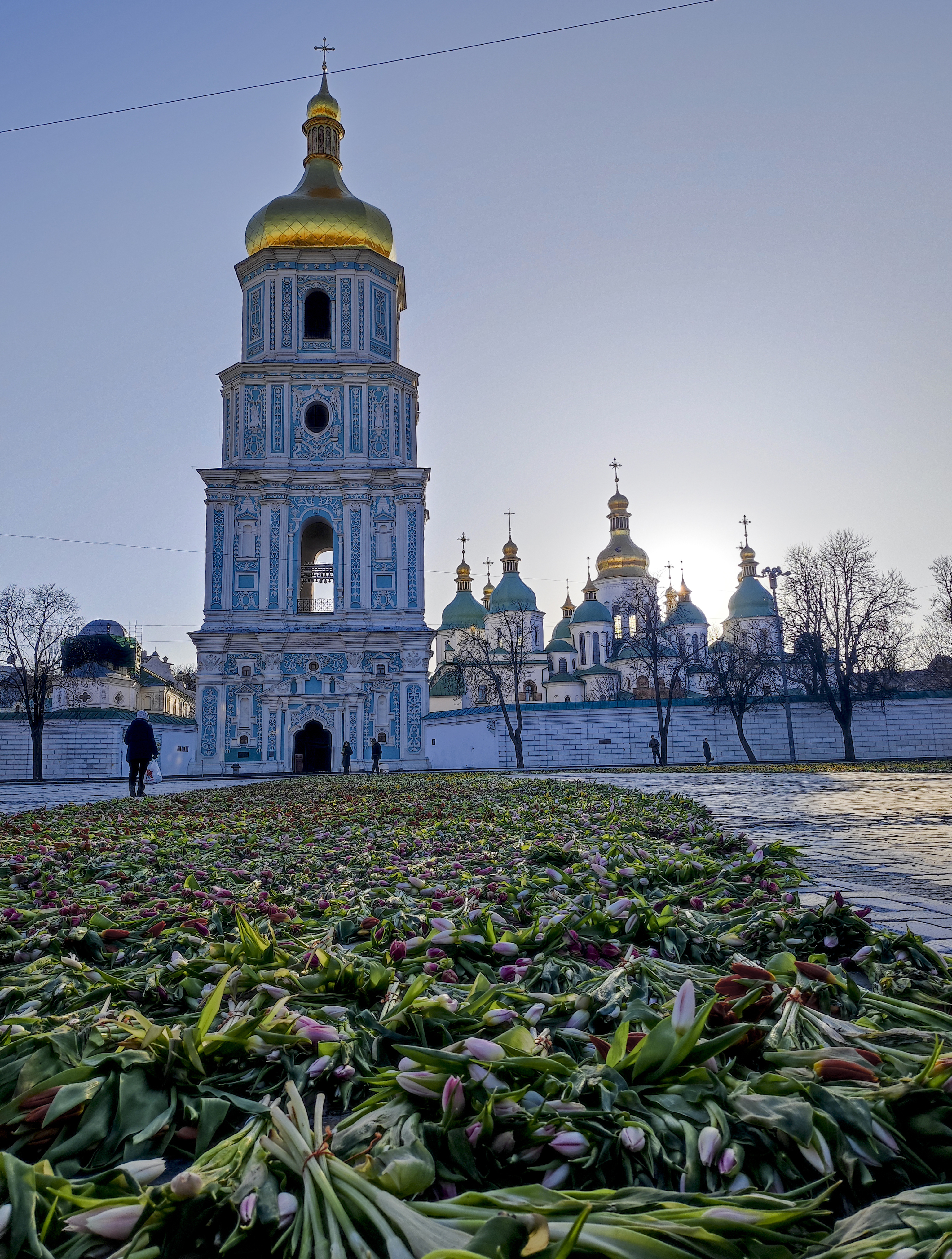 Primavera marchita en Kiev: «Las flores nos sirven de inspiración para resistir y vencer»