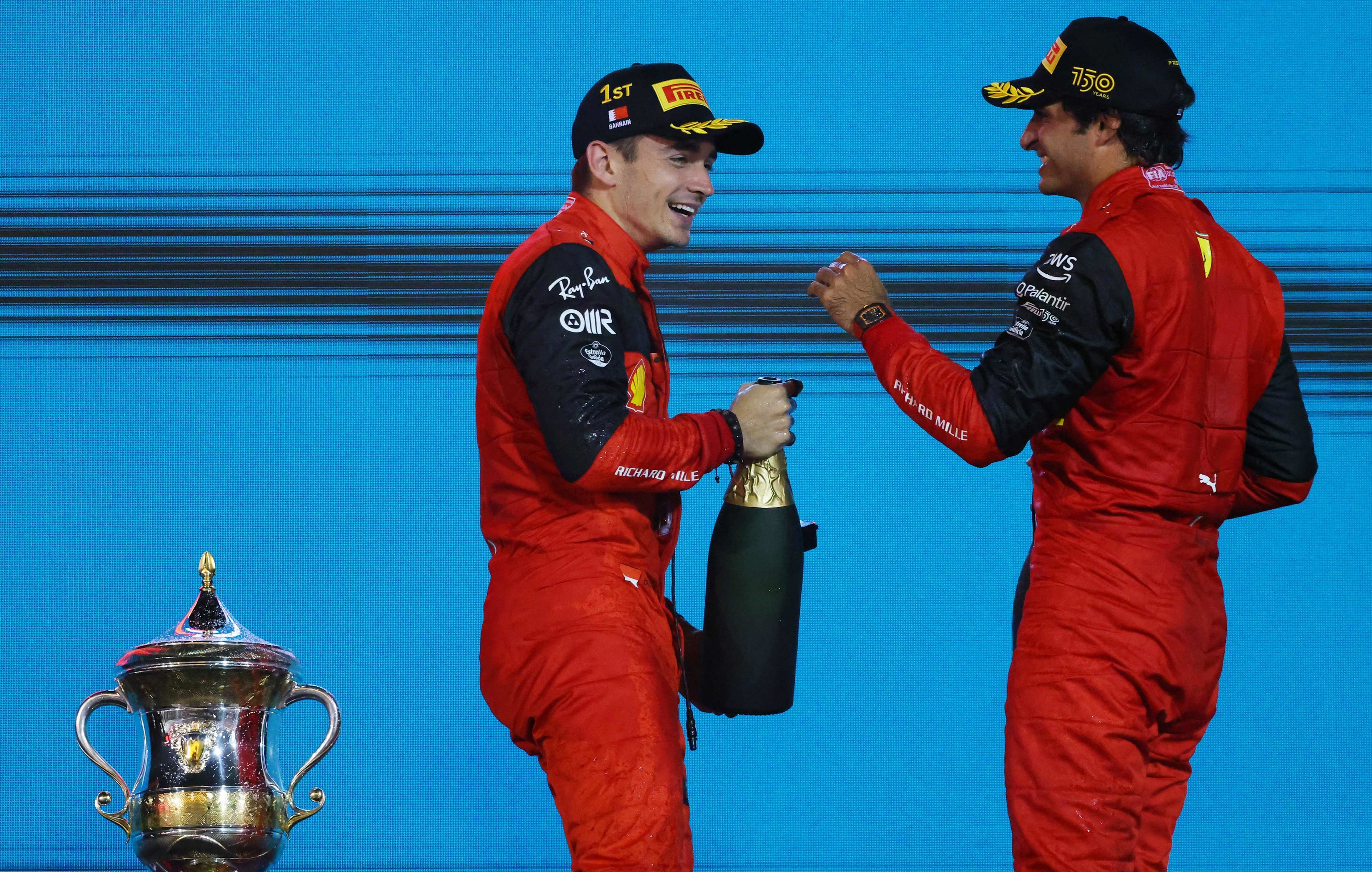 Sainz y Leclerc, eufóricos en el podio de Sakhir.