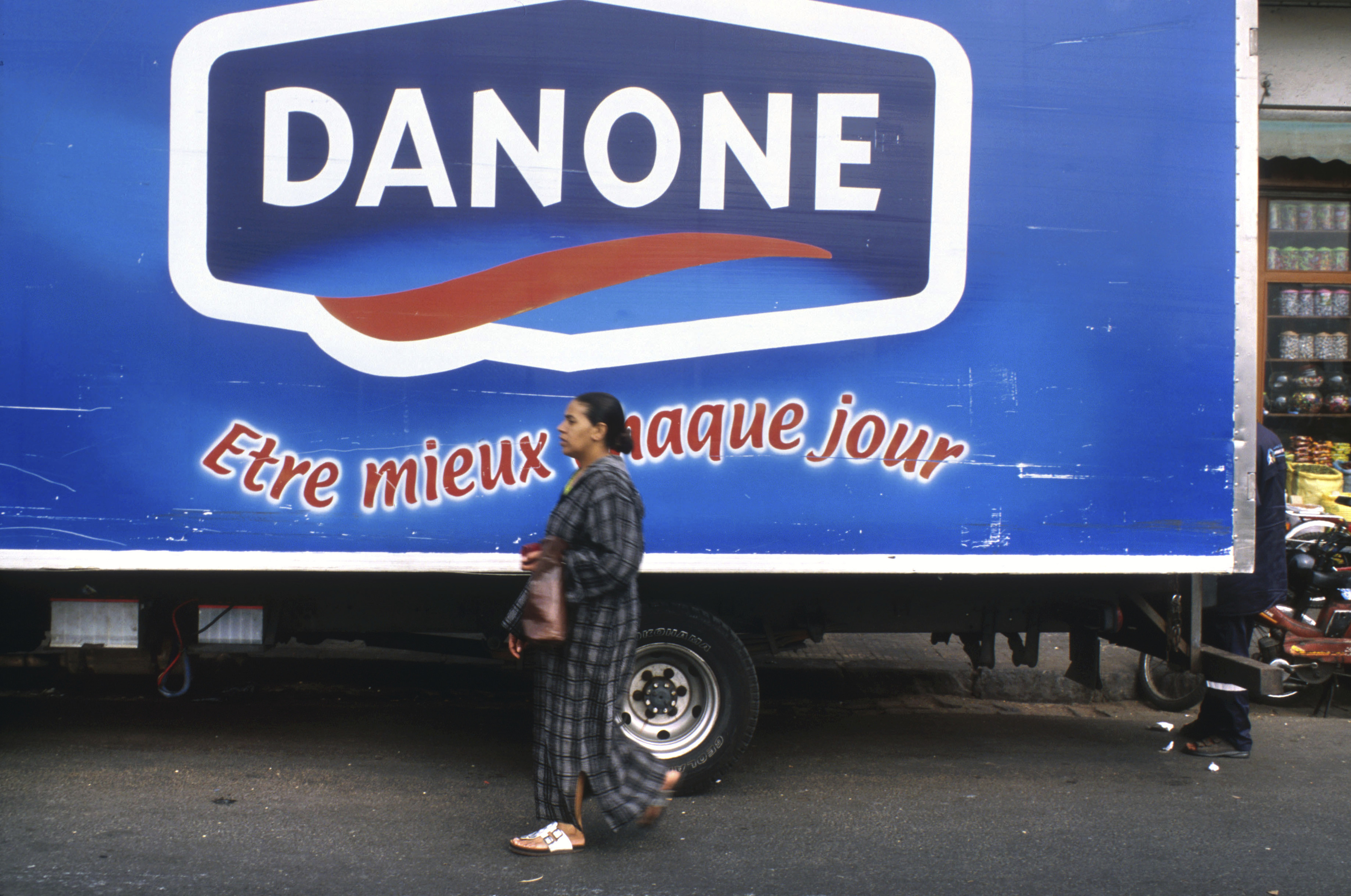 Camión de Danone en Casablanca, Marruecos.