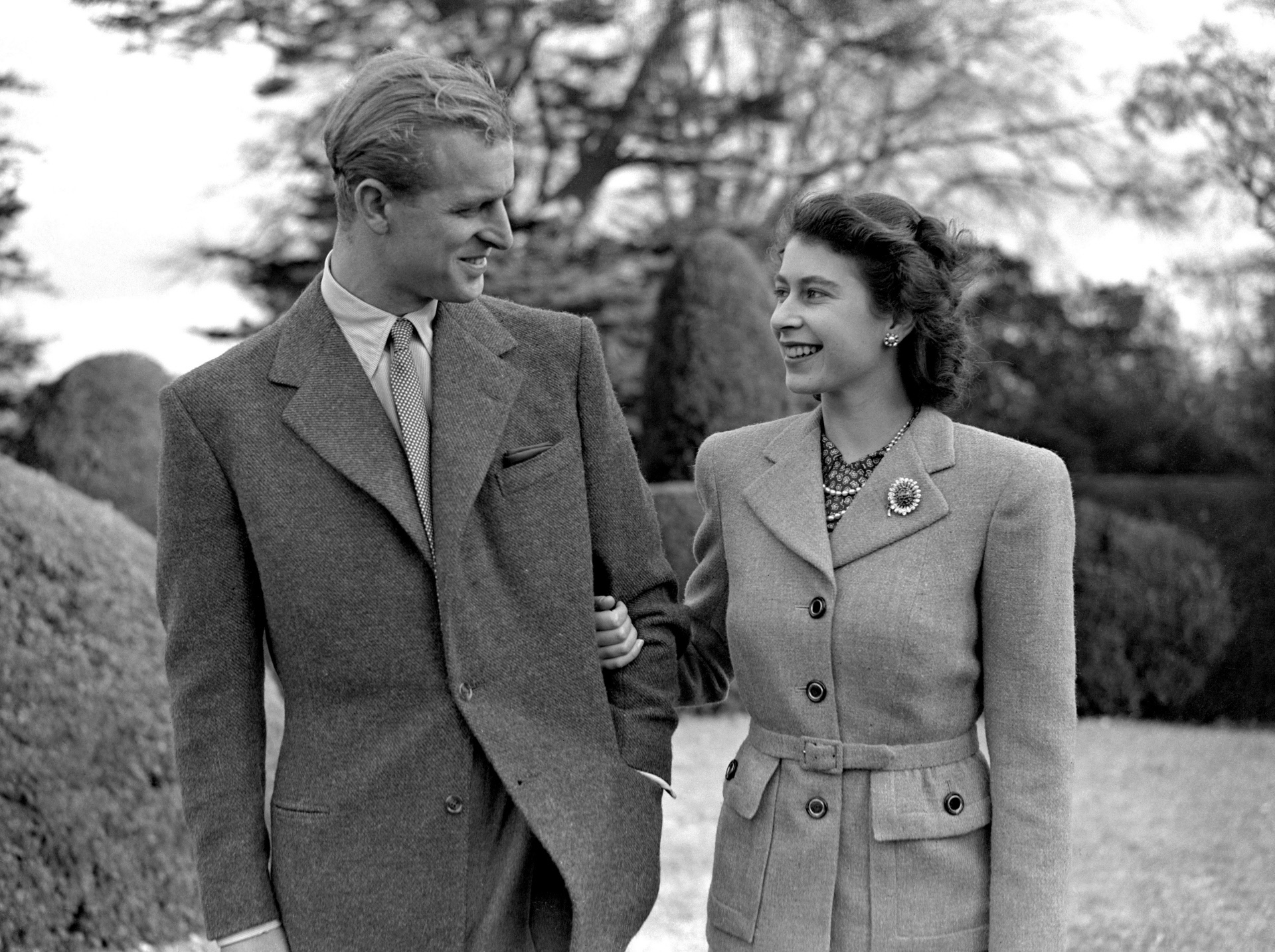 El prncipe Felipe y la reina Isabel, en una foto tomada en 1947.
