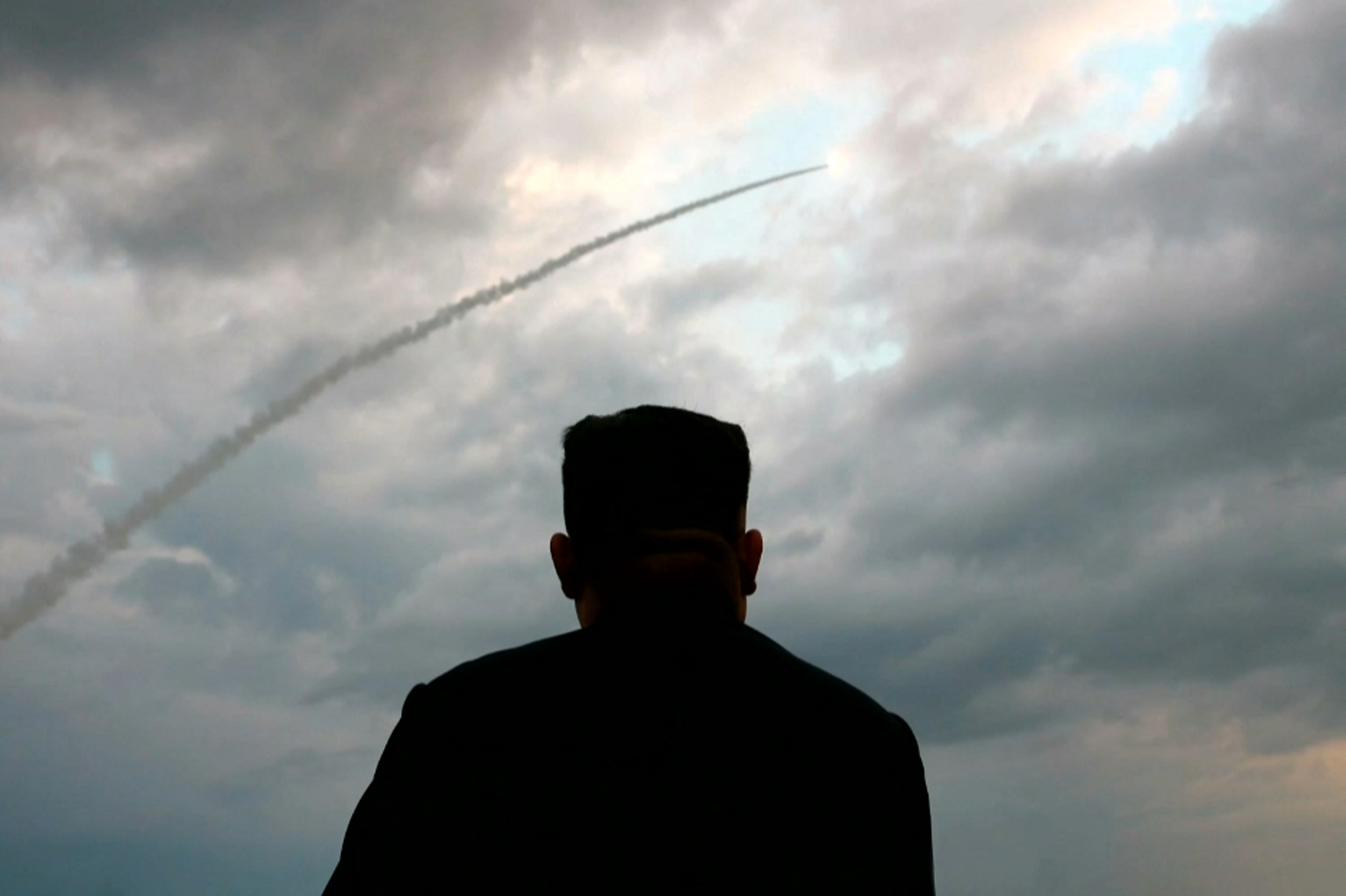 Corea del Norte lanza un nuevo proyectil al mar de Japón que Seúl cree es un misil intercontinental, el primero desde 2017