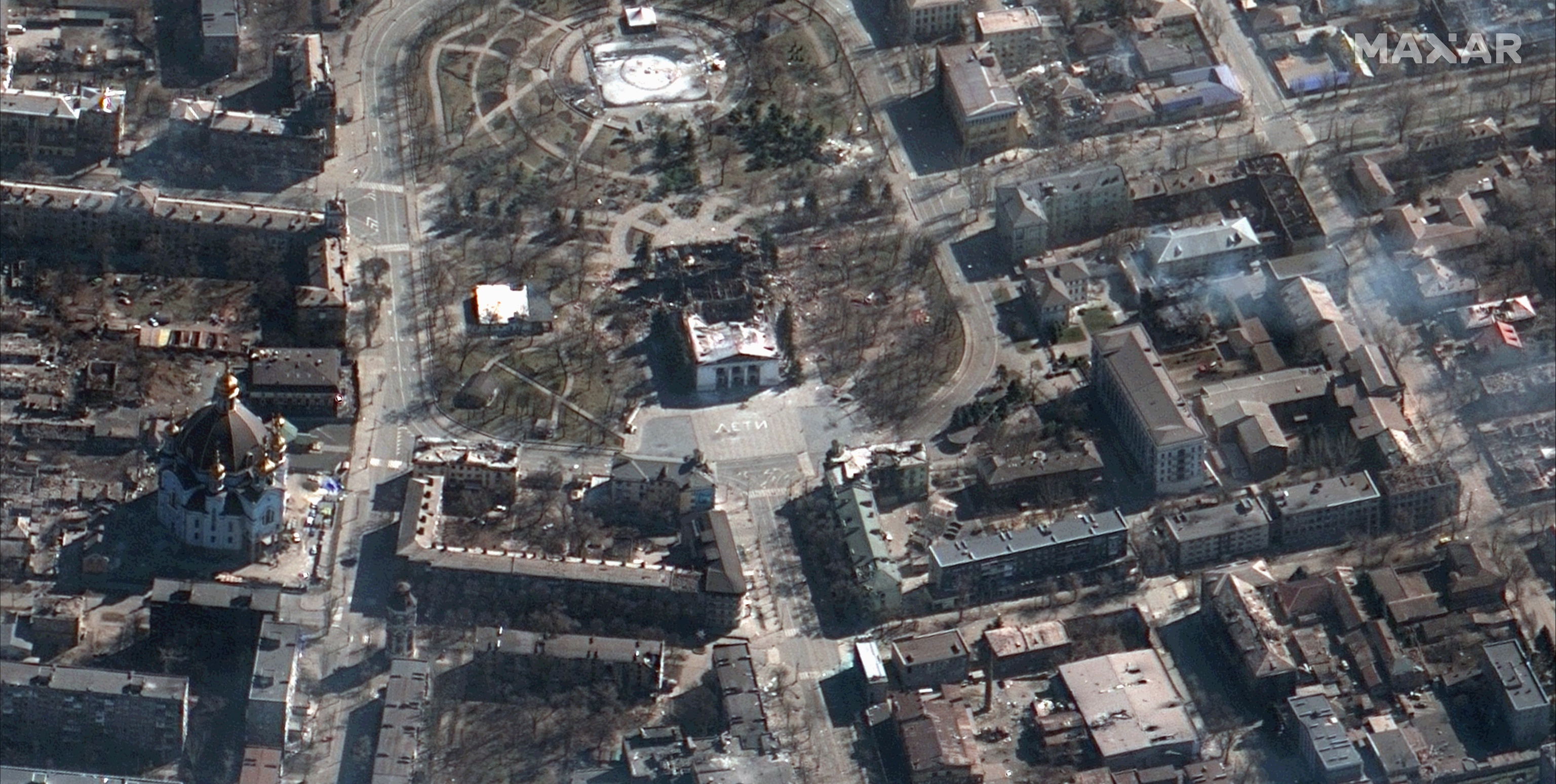 Mariupol confirma que 300 personas murieron en el bombardeo del teatro que servía de refugio