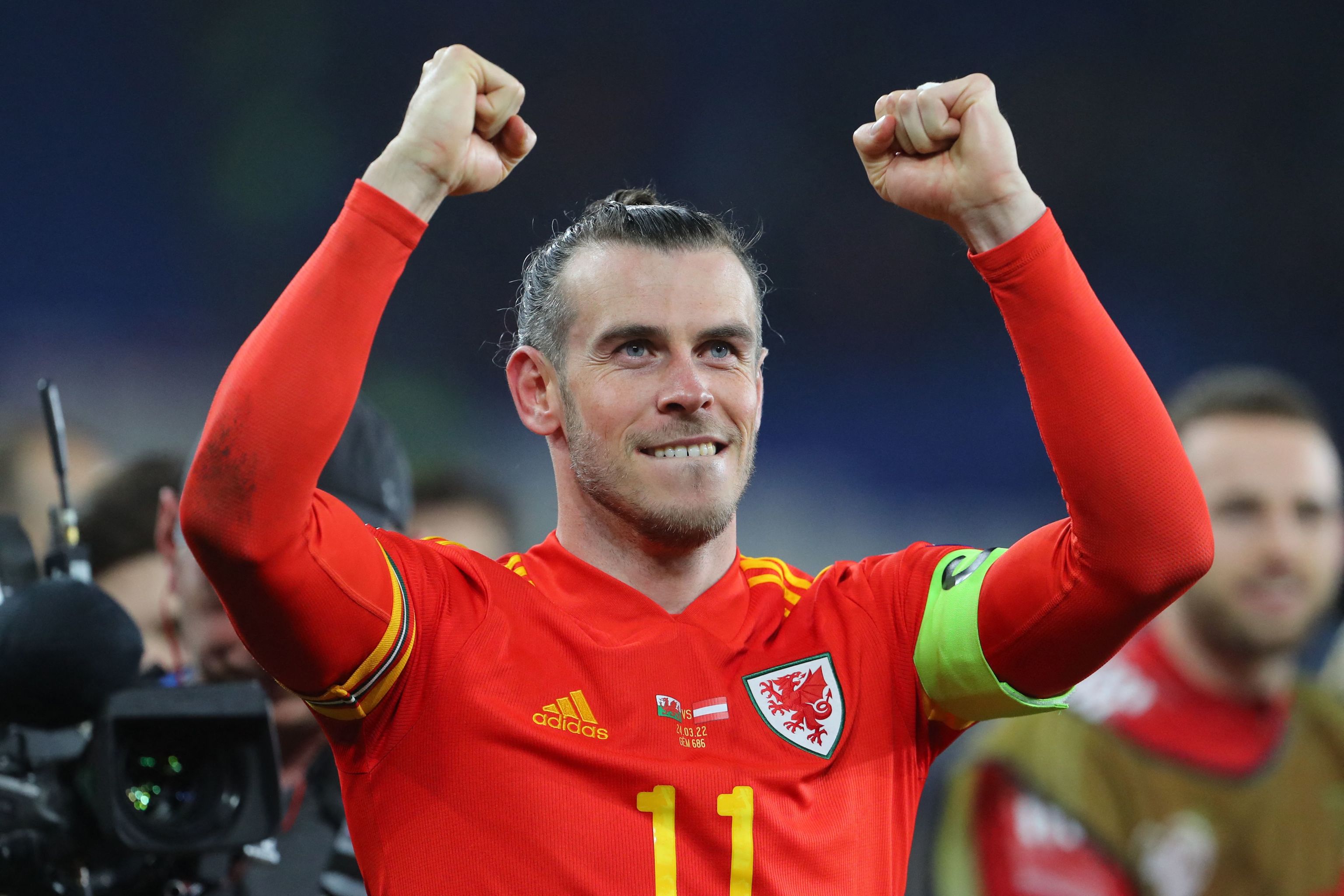 Gareth Bale celebra el triunfo de Gales sobre Austria.