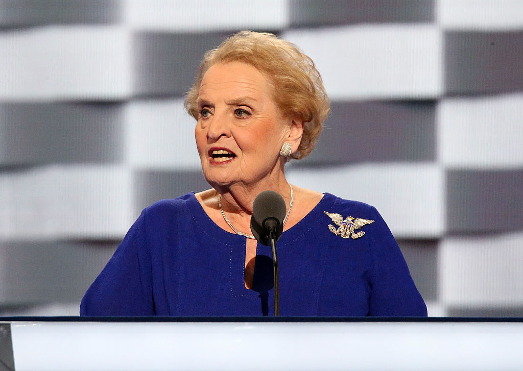 Mensajes envueltos en joyas: as se las gastaba Madeleine Albright