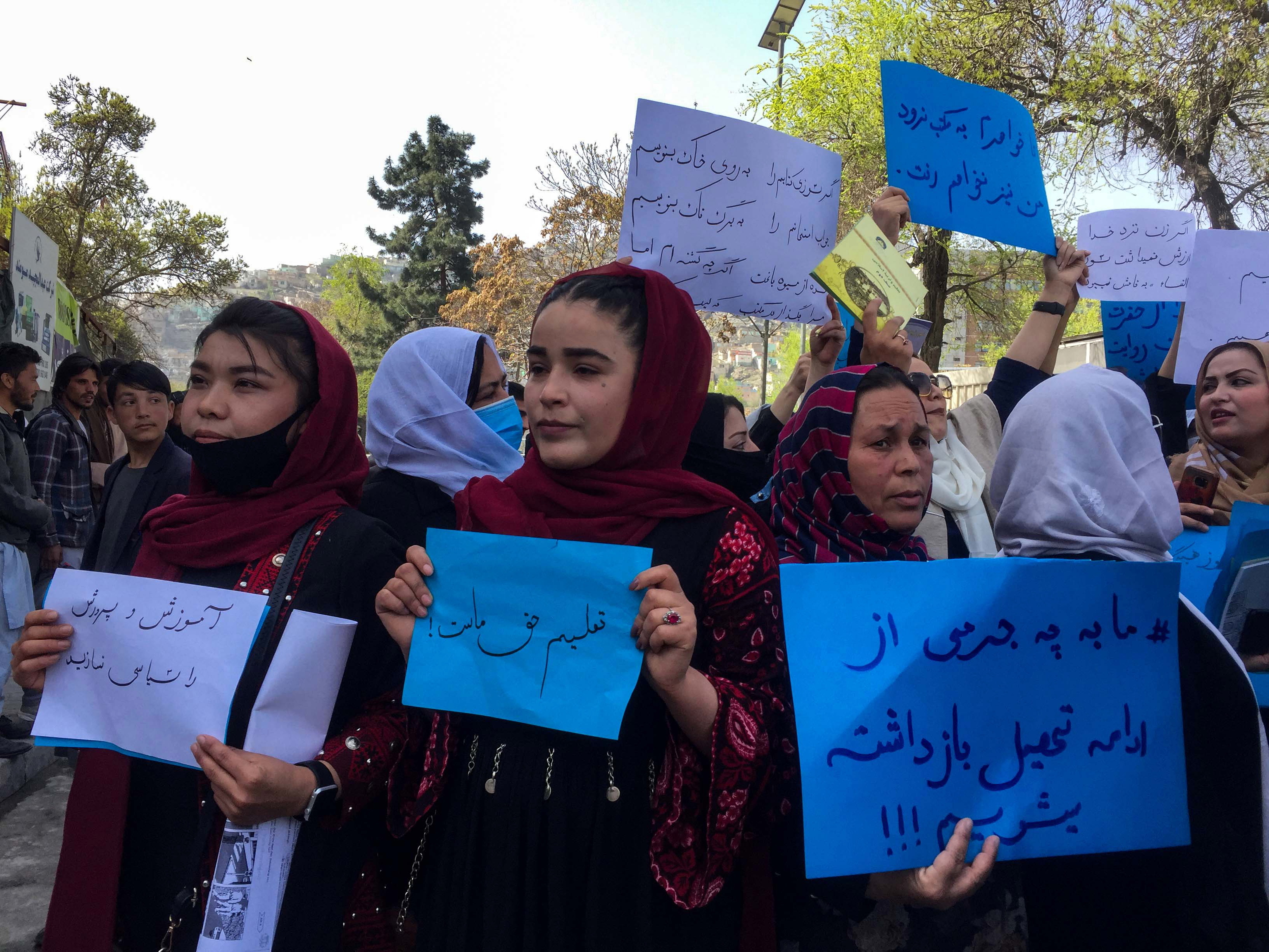 Los talibán segregan por sexos los parques de la capital afgana