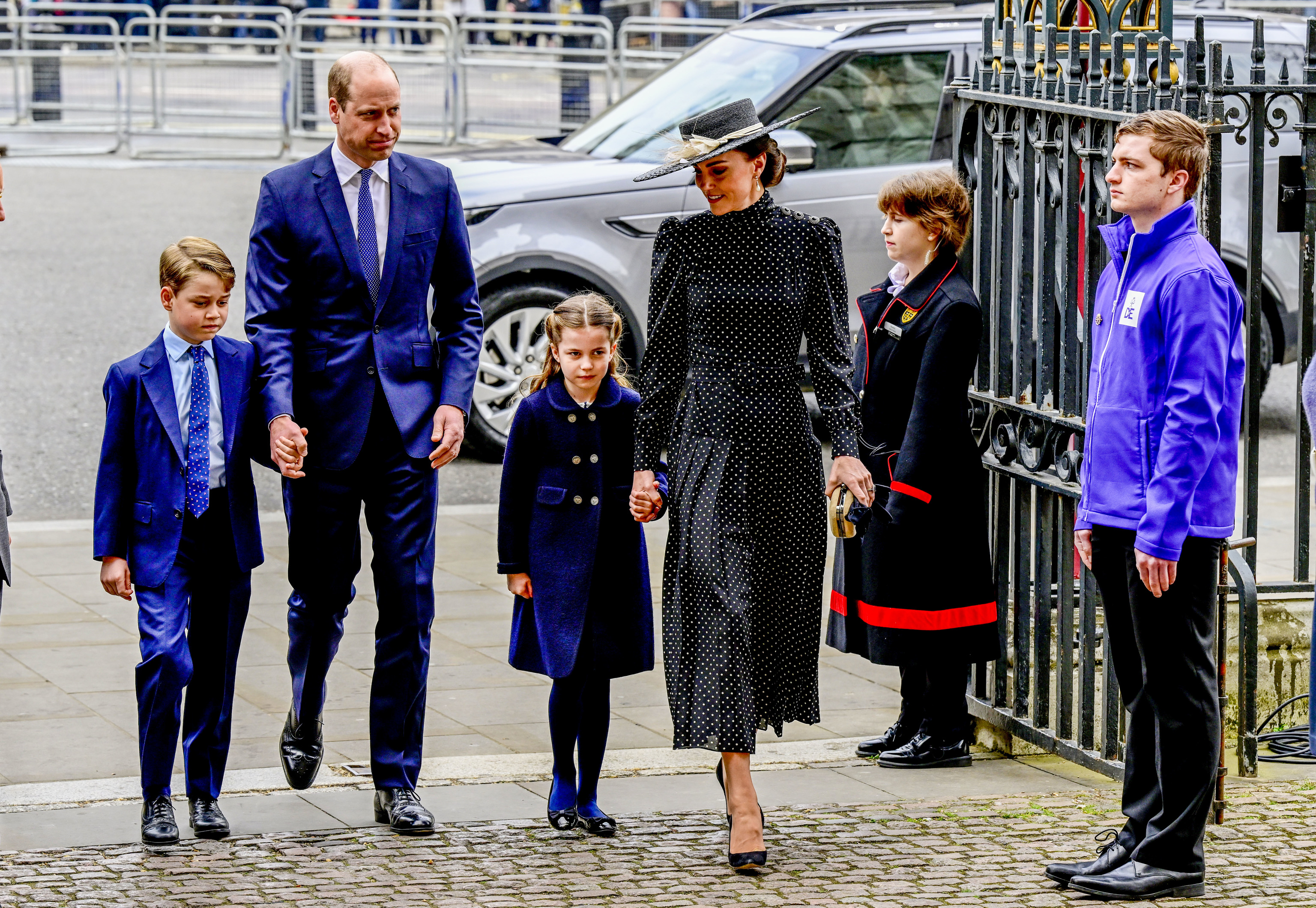 Los duques de Cambridge, Kate y Guillermo,  con sus hijos.