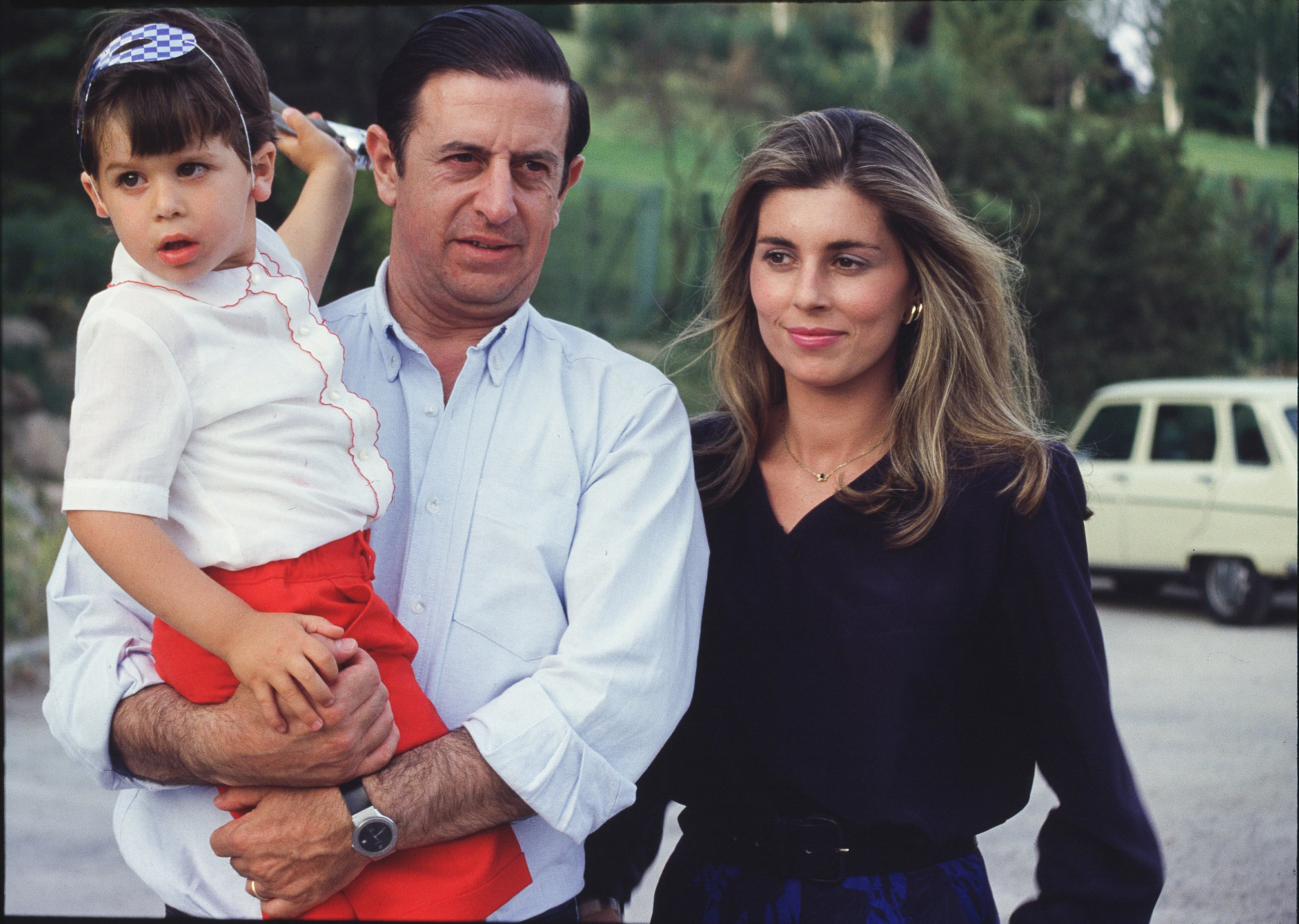 Marta Chvarri con Fernando Falc y su hijo lvaro, en los 80.