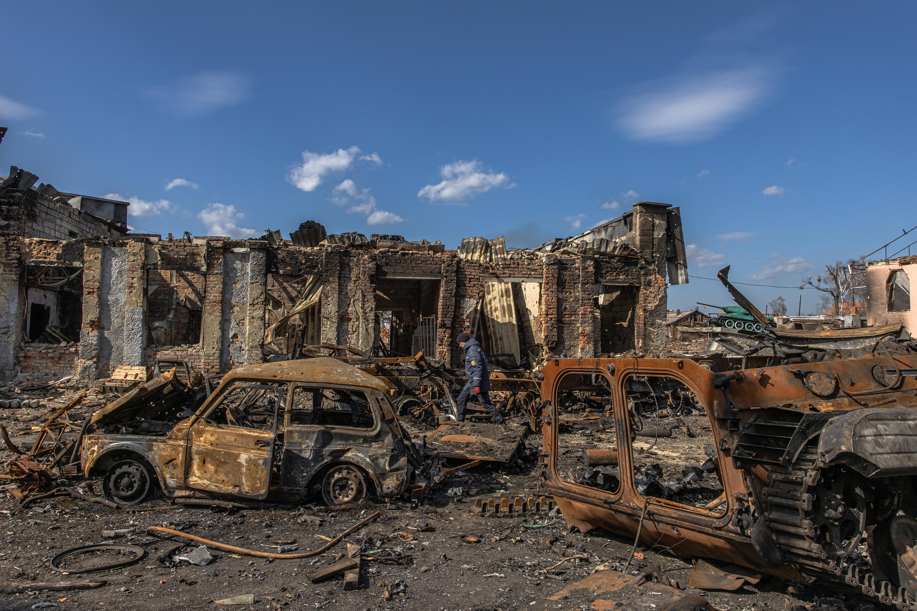 La verdad desde el frente ucraniano: bombas, destrucción y bajas