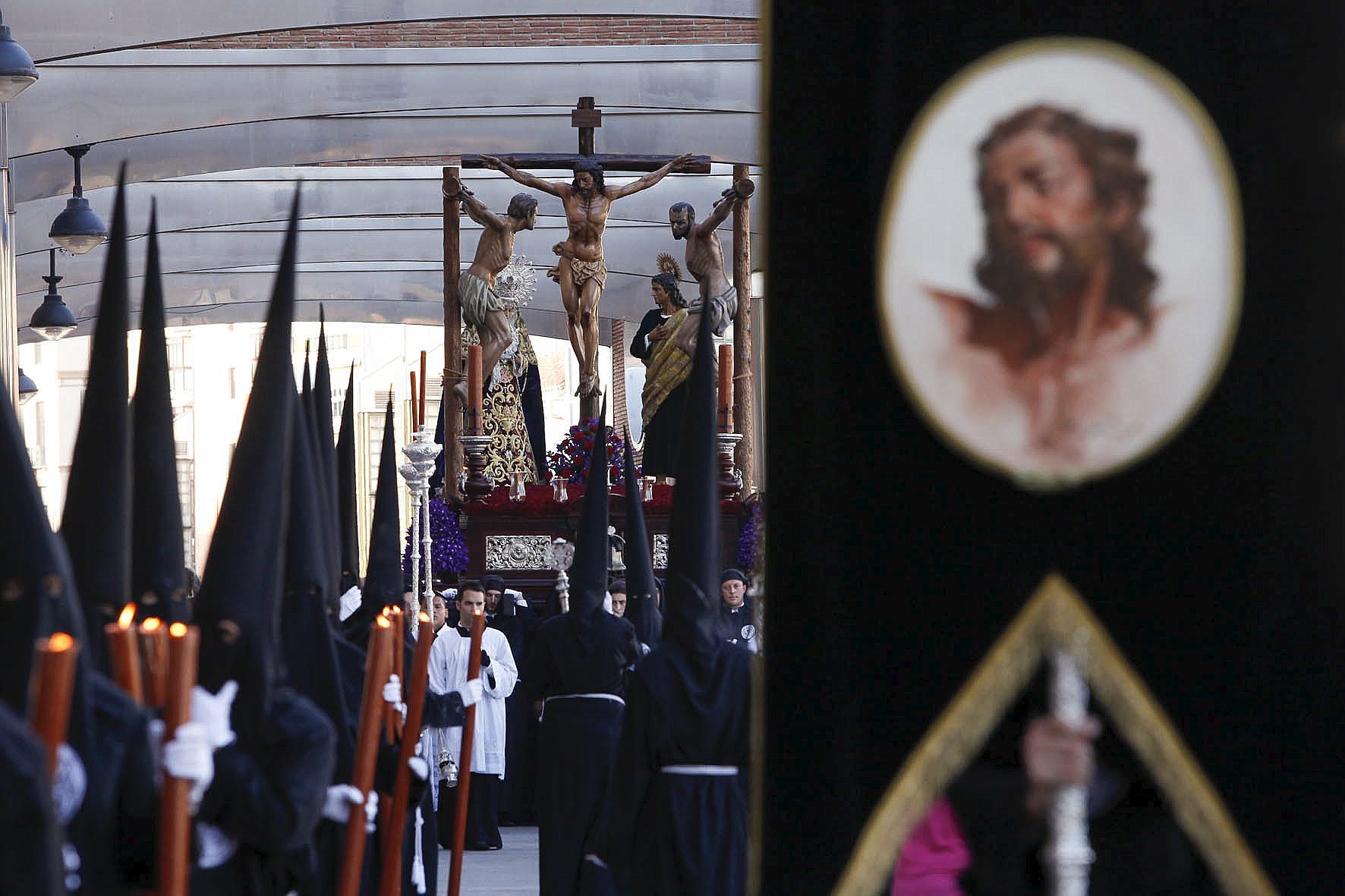 Procesin de Semana Santa de la Hermandad de la Seora de los Dolores del Puente de Mlaga.